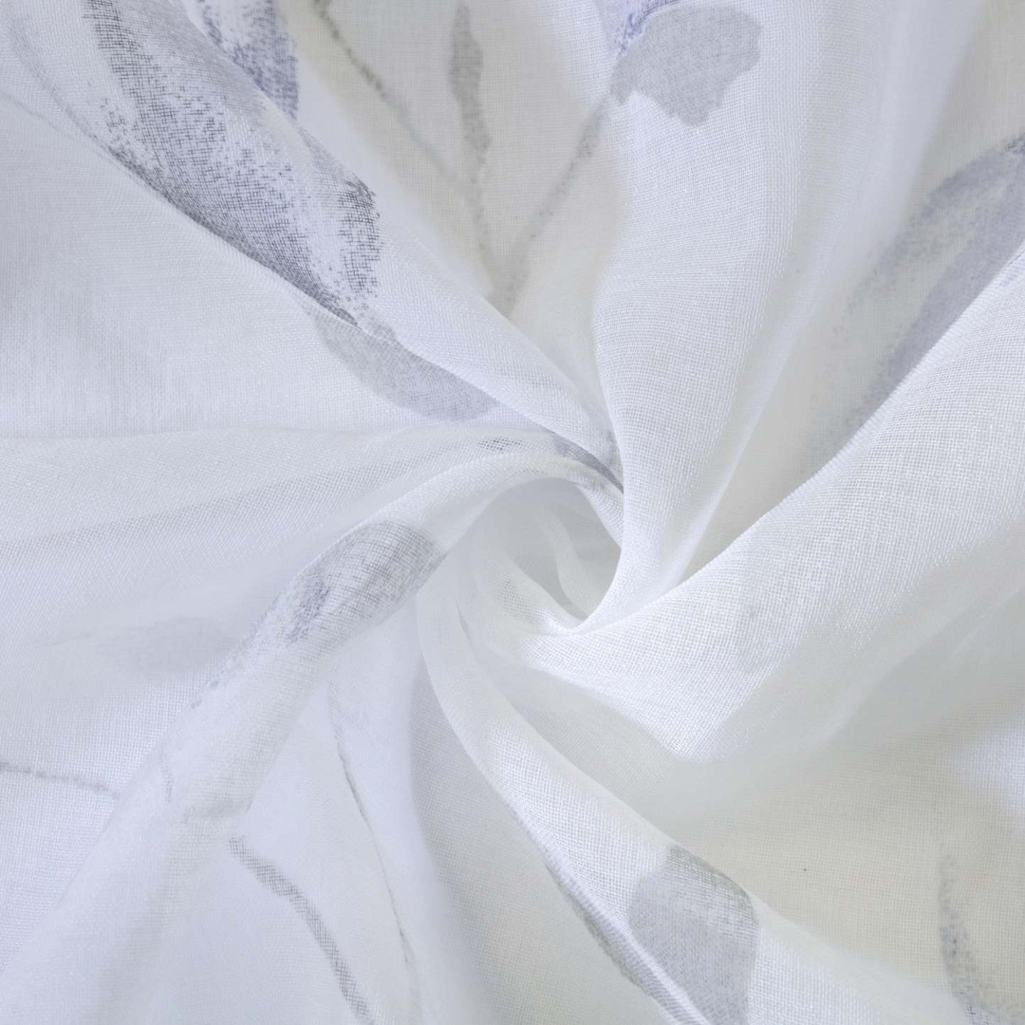 Habitat Symphony Purple Sheer Grommet Curtain Panel - 52 x 95|Panneau de rideau transparent à œillets Symphonie violet d'Habitat - 52 x 95