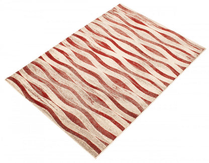 Arusha ivoire / rouge 6'7 x 9'6 tapis de zone|Carpette Arusha ivoirerouge 6 pi 7 po x 9 pi 6 po|D27WI03X