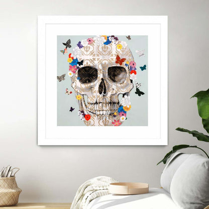 Party Favor Matted and Framed White 36x36 Wall Art|Œuvre d'art murale encadrée blanche et mate « Party Favor » 36 x 36