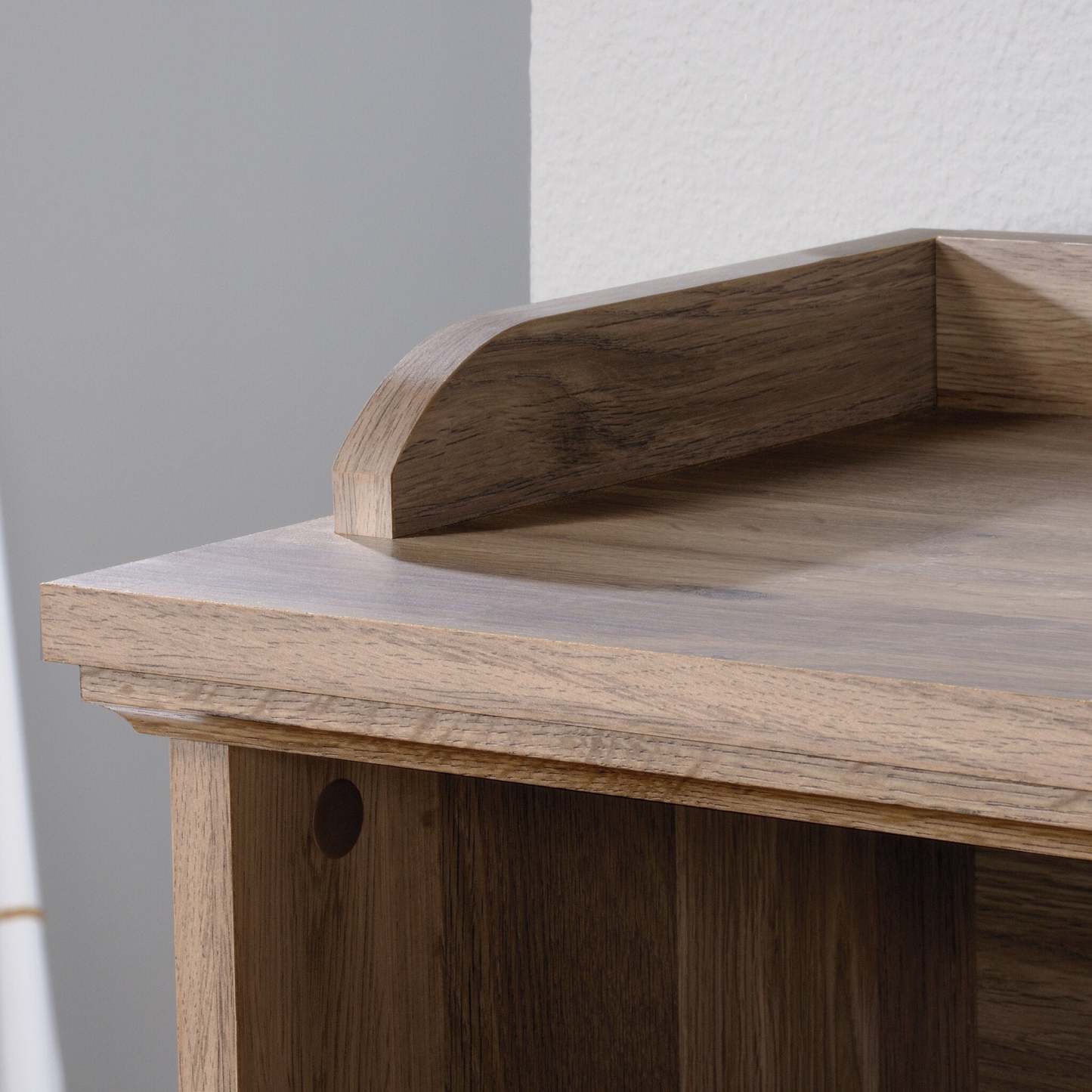 Barrister Lane 53.15 Bibliothèque avec Compartiments - Vente Chêne|Bibliothèque Barrister Lane de 53,15 po avec compartiments ouverts - chêne salé