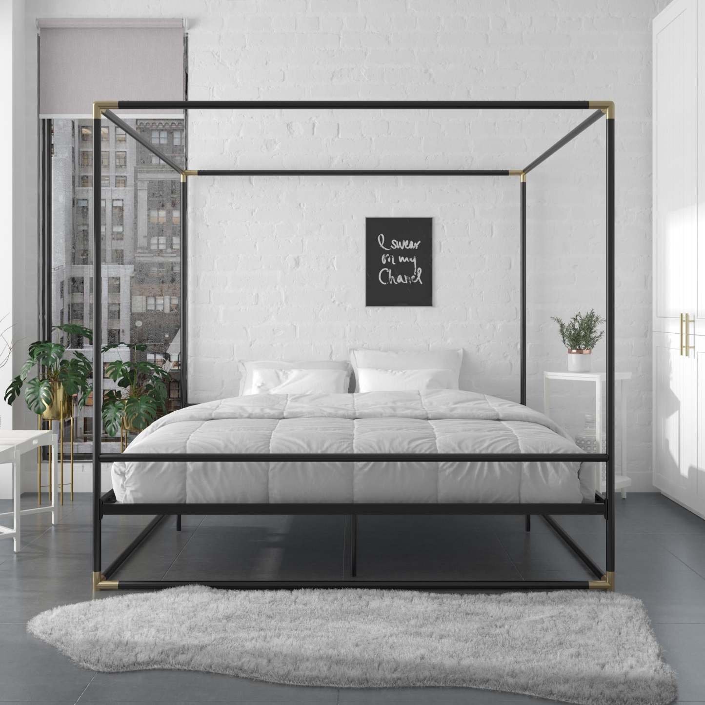 Cosmoliving By Cosmopolitan Celeste Canopy Metal King Bed - Black/Gold|Très grand lit à baldaquin Celeste de Cosmoliving By Cosmopolitan en métal - noir et doré