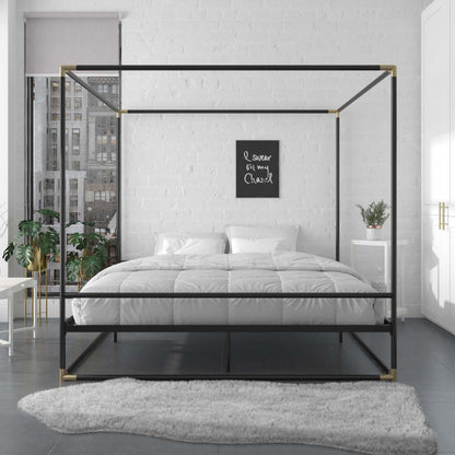 Cosmoliving By Cosmopolitan Celeste Canopy Metal King Bed - Black/Gold|Très grand lit à baldaquin Celeste de Cosmoliving By Cosmopolitan en métal - noir et doré