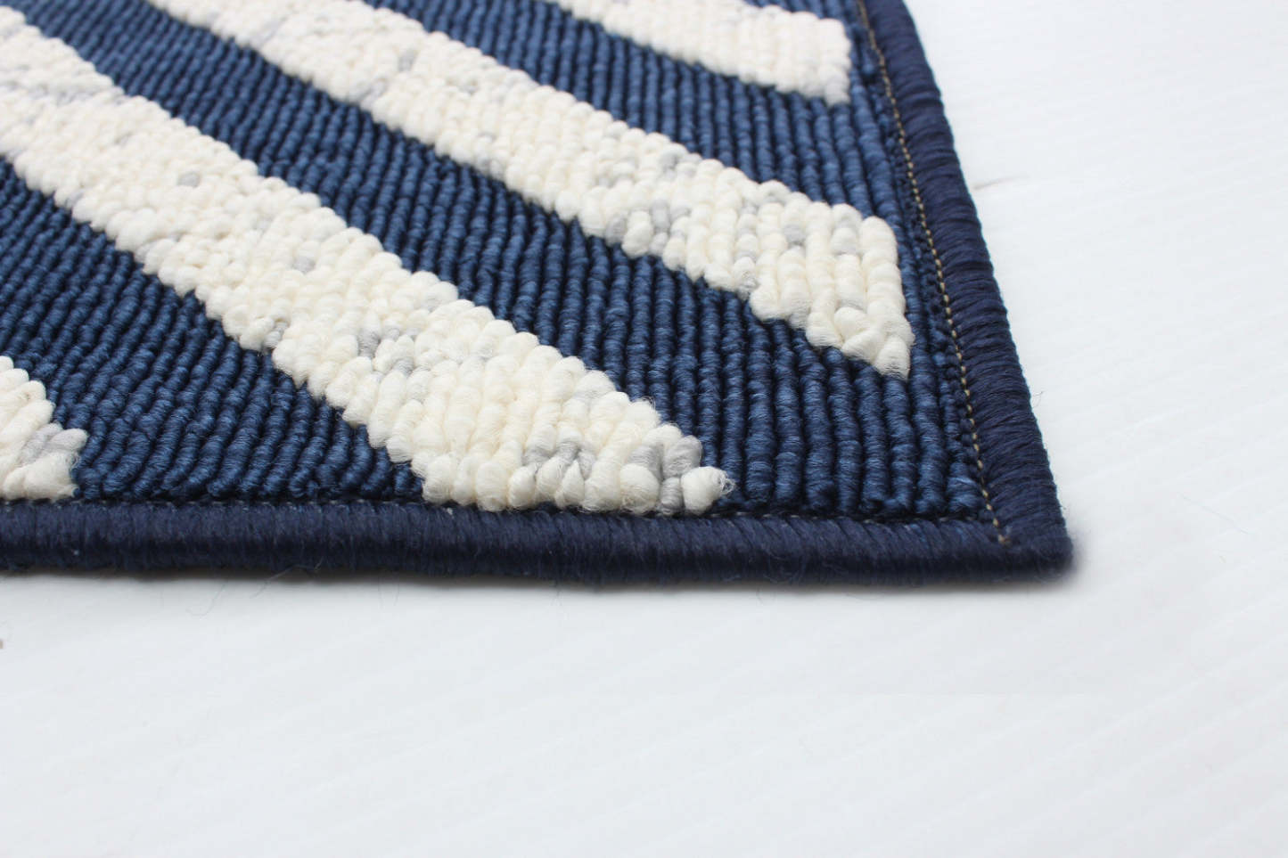 Tapis Dodie Bleu-Ivoire 2'8 x 4'11|Carpette Dodie bleueivoire 2 pi 8 po x 4 pi 11 po|D86FZ80X