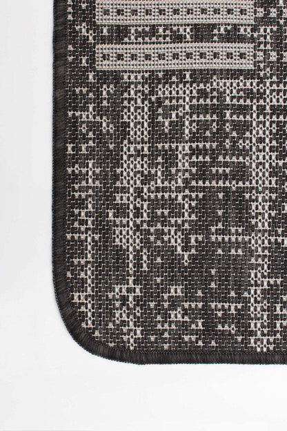 Tapis Joni Noir - 4'4 X 6'5 |Carpette Joni noire - 4 pi 4 po x 6 pi 5 po