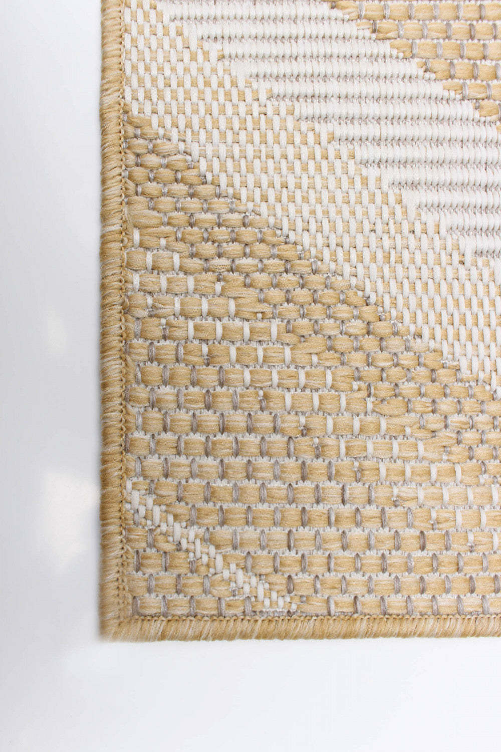 Neisha Modern Gold Rug 5'3 X 7'3 Area Rug|Tapis Neisha Modern doré 5 pi 3 po x 7 pi 3 po|D86FCXLB
