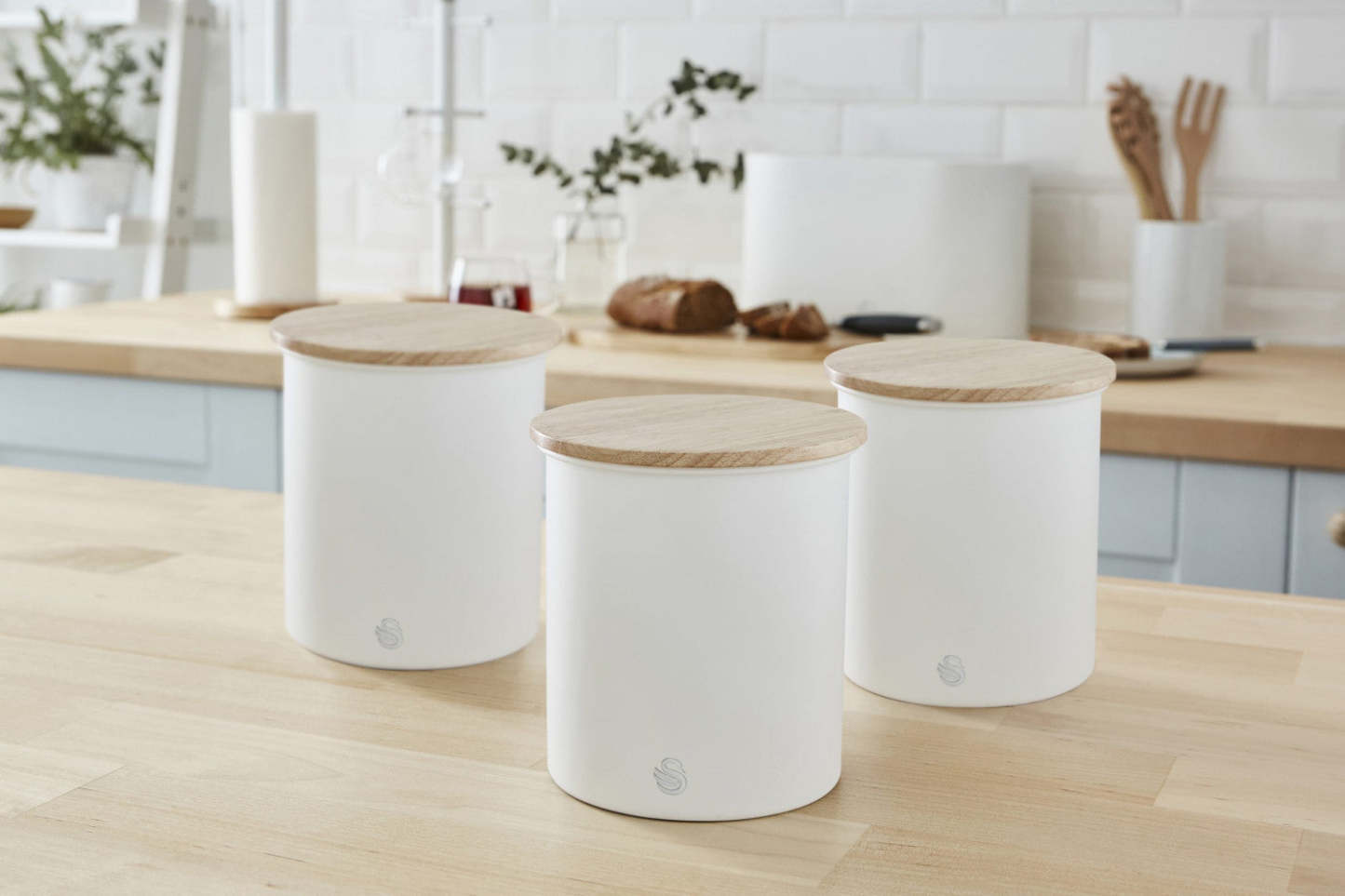Salton Swan Nordic White Canisters - Set of 3|Boîtes blanches Swan de style nordique - ensemble de 3