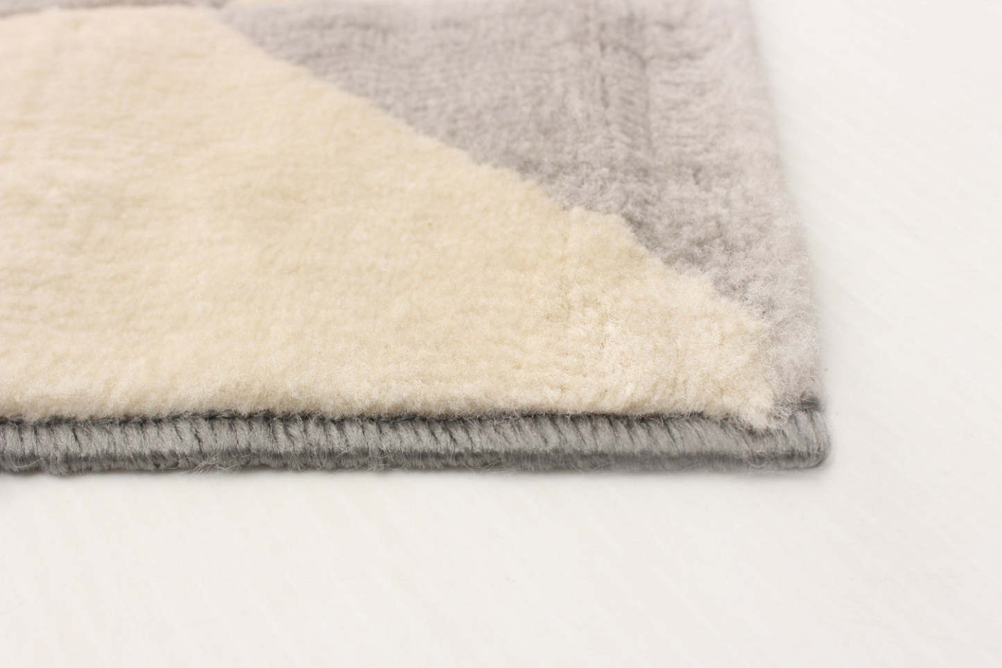 Tapis Zima Gris 2'8 x 4'11|Carpette Zima grise 2 pi 8 po x 4 pi 11 po|D86FJG0R