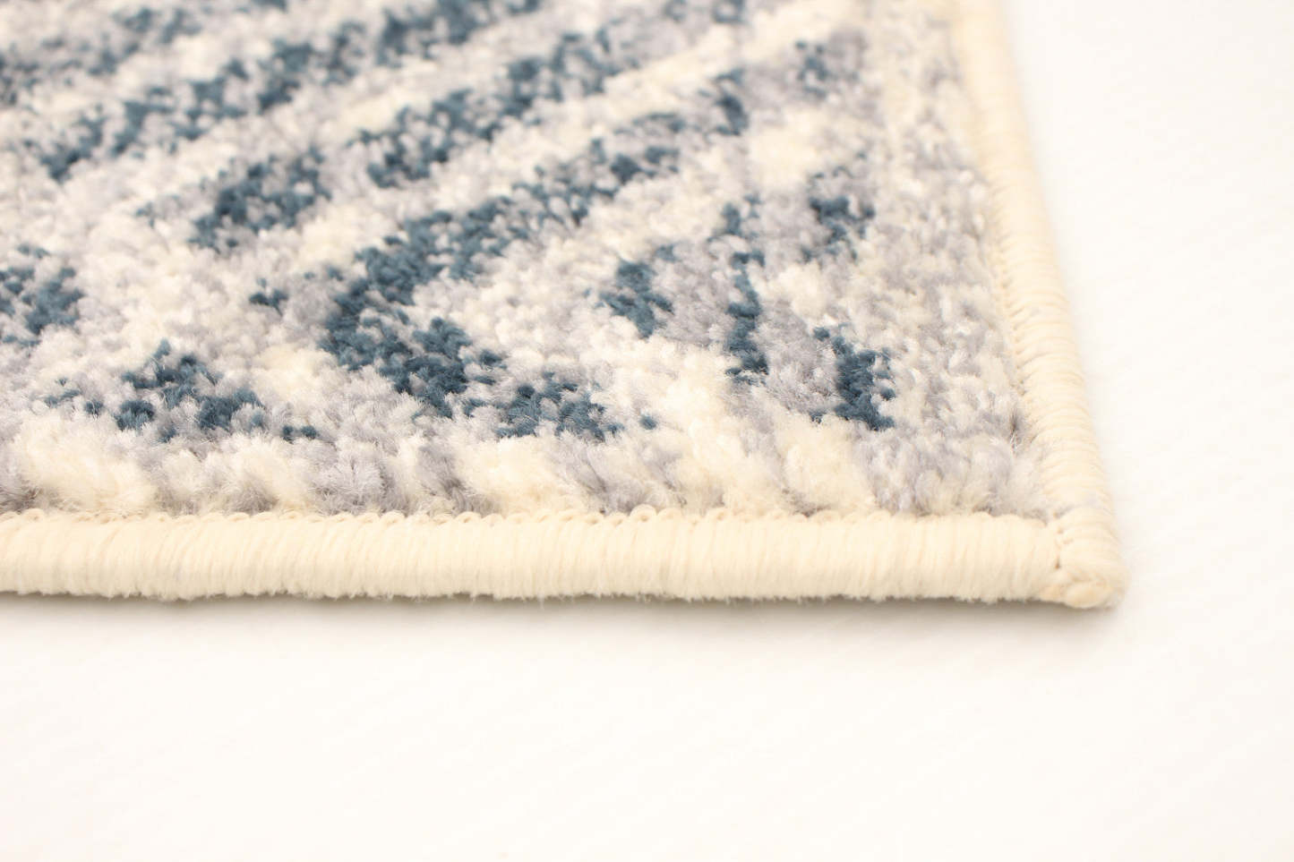 Tapis Electra Silver-Prol - 7'10 x 10'2|Carpette Electra argent-couleur pétrole - 7 pi 10 pox 10 pi 2 po| D2BEUJO2