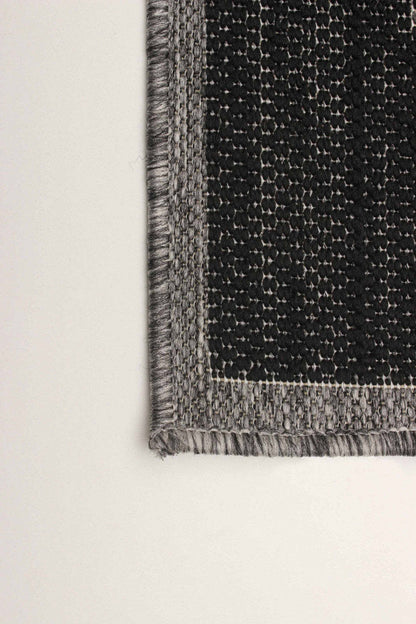 Edge Grey Area Rug - 5'0 x 8'0|Tapis de zone gris Edge - 5 pi 0 po x 8 pi 0 po