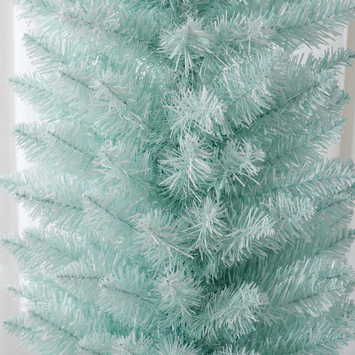 Homcom Arbre de Noël artificiel crayon de 7 pieds avec 500 branches | Homcom Sapin De Noël Artificiel Fin, Sapin De Noël Crayon, Bleu Dégradé
