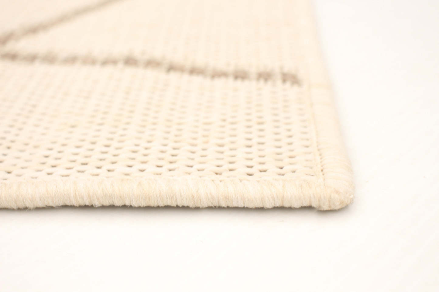 Sadie Abstract Champagne-Taupe Area Rug - 5'3 x 7'7|Carpette Sadie Abstract champagne taupe - 5 pi 3 po x 7 pi 7 po| D28MMRLH