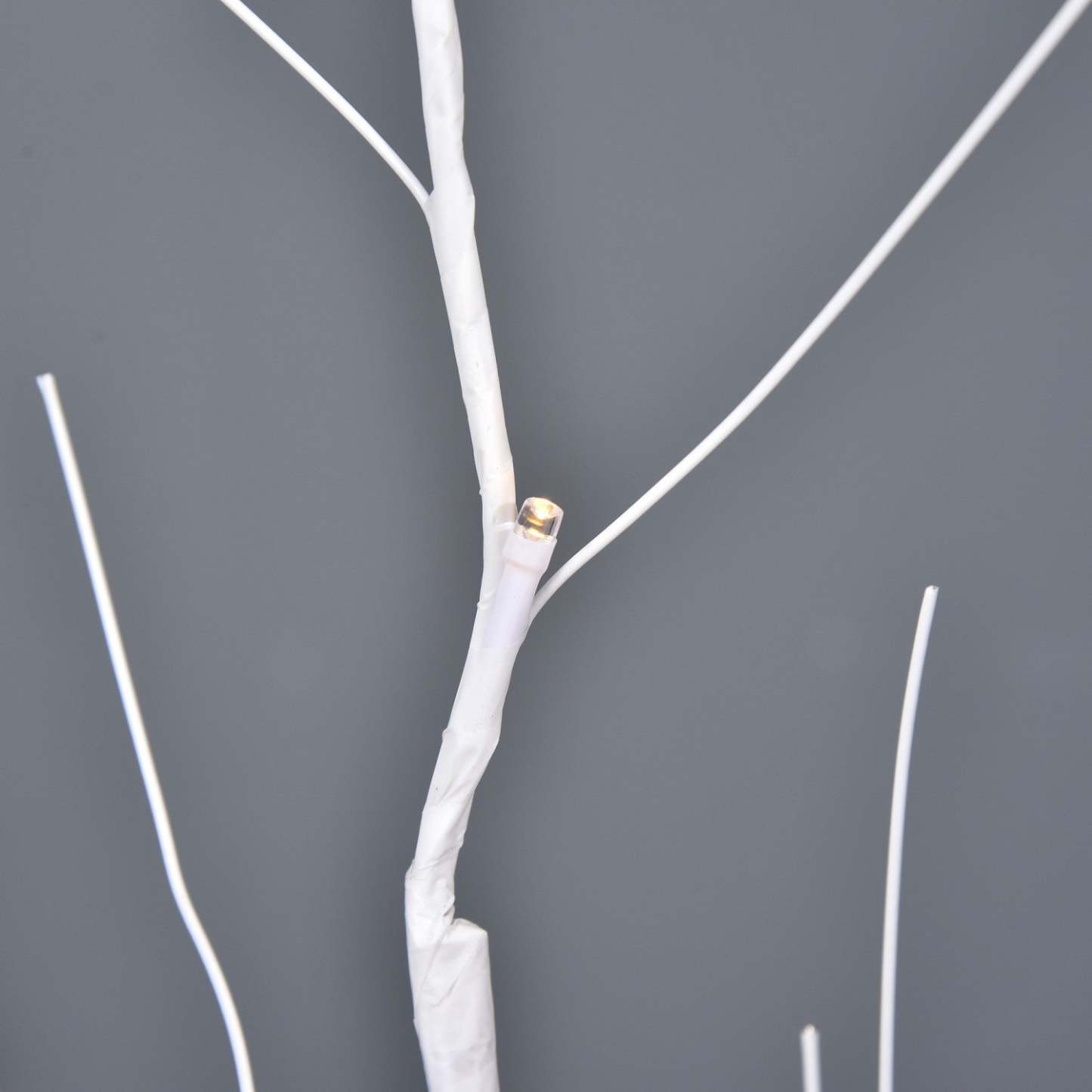 Outsunny Arbre Lumineux De 1.5 M Avec 58 Led Chaudes Et 8 Modes