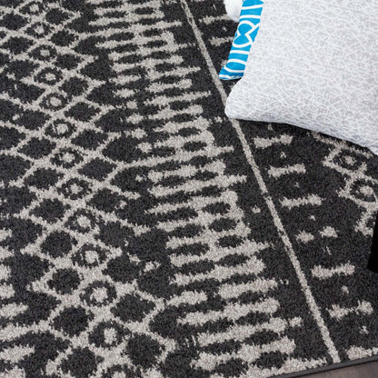 Lav D Grey Mor 5x8 Area Rug|Carpette Lav Diamond grise à motifs marocains 5 x 8|D80G6QK6