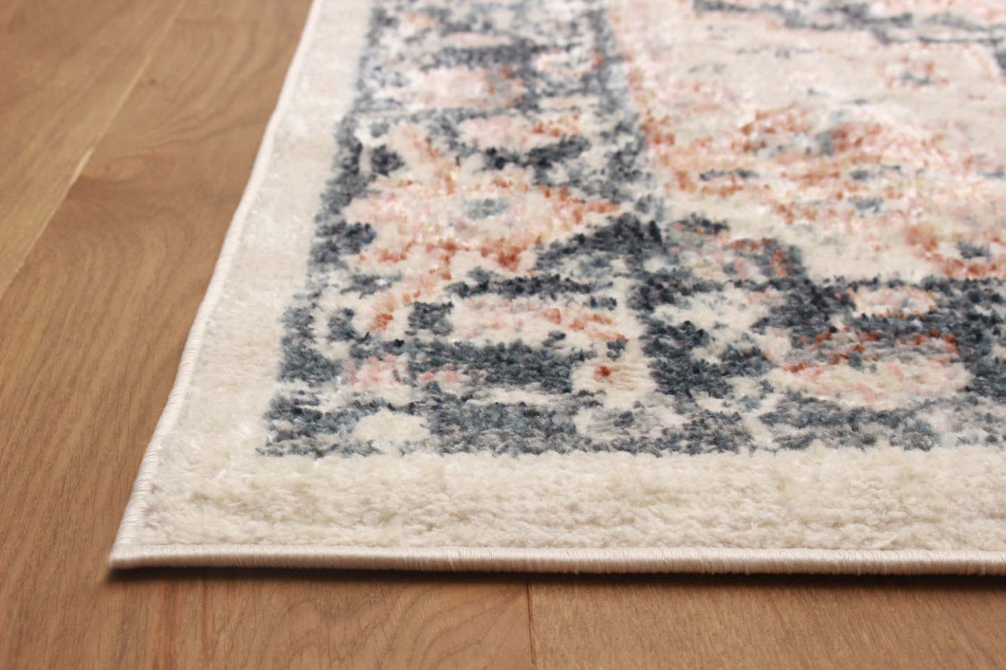 Carpette longue Heriza ivoire - 2 pi 8 po x 8 pi 2 po