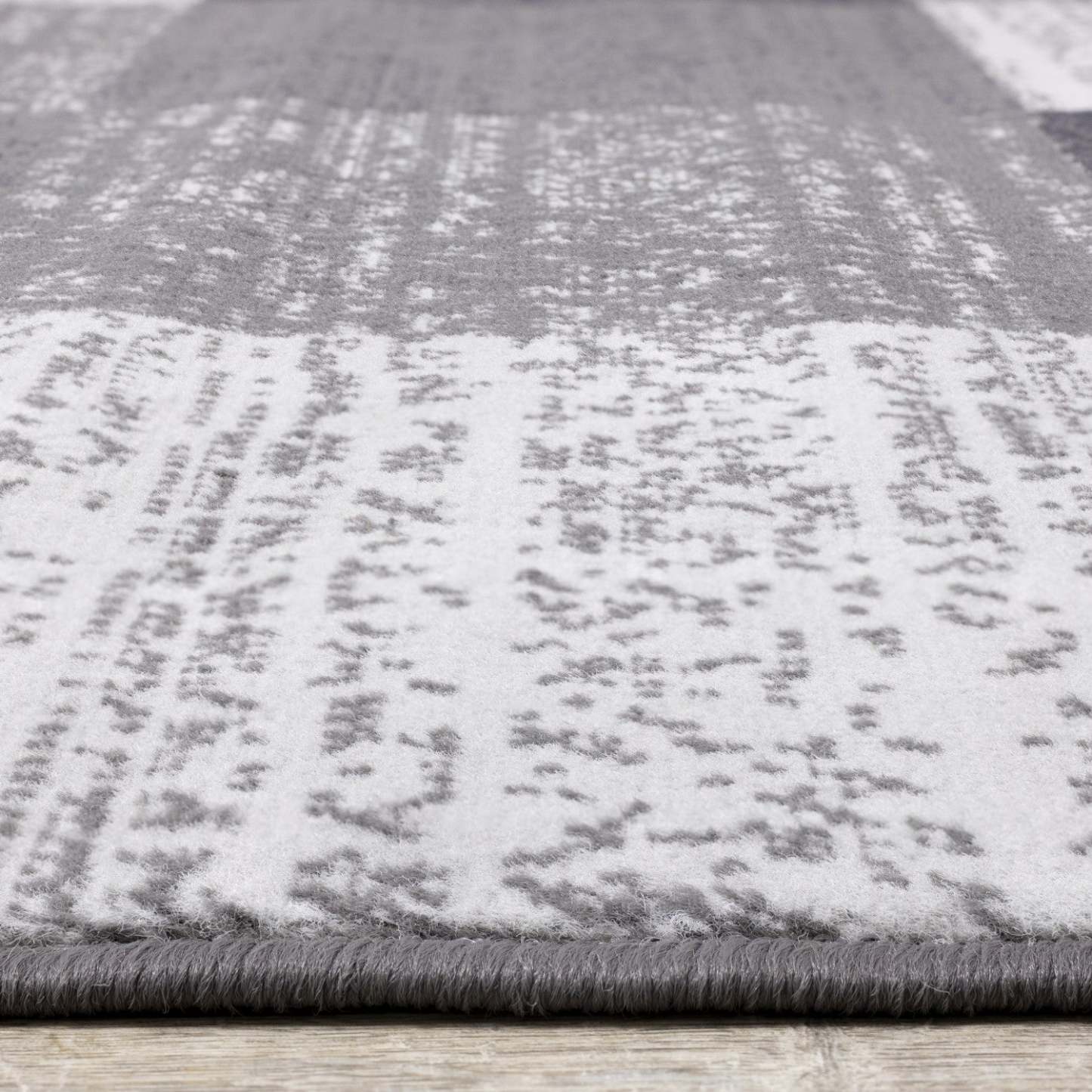 Florence Distressed Blocks Indoor Area Rug - 4'7 x 6'7|Tapis d'intérieur à motifs de blocs vieillis Florence - 4 pi 7 po x 6 pi 7 po