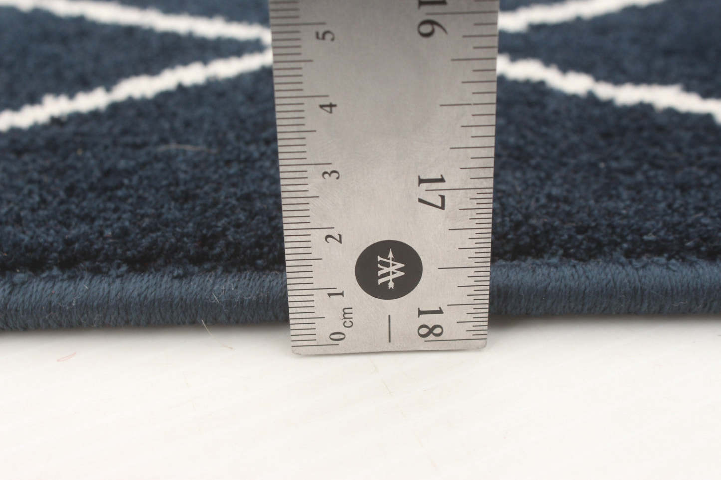 Tapis August bleu marine et blanc 7'10 x 10'2 | D86FBD6X