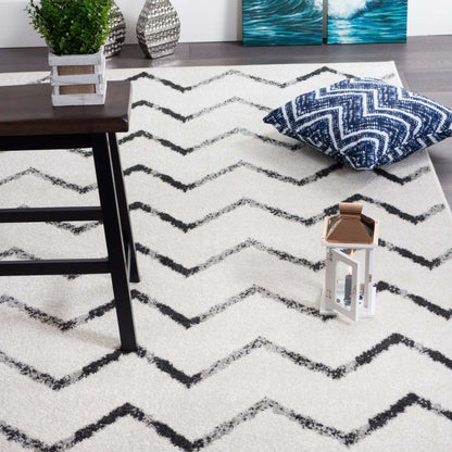Lav Chevron Grey 3x5 Area Rug|Carpette Lav grise à motifs de chevrons 3 x 5|D80GLCN2