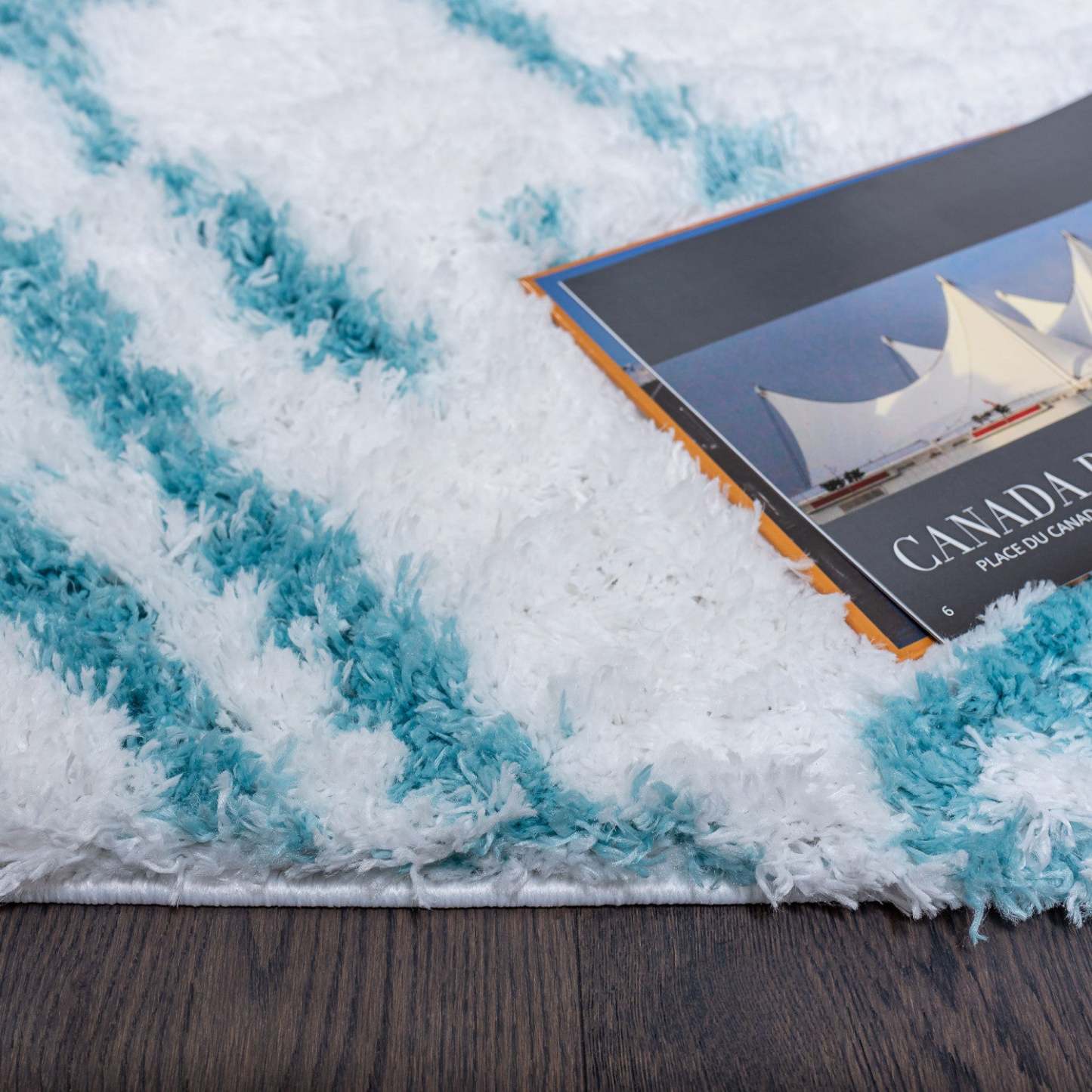 Ker Turquoise Lines 3x5 Area Rug | Carpette Ker turquoise à rayures 3 x 5 | D80GDLTF