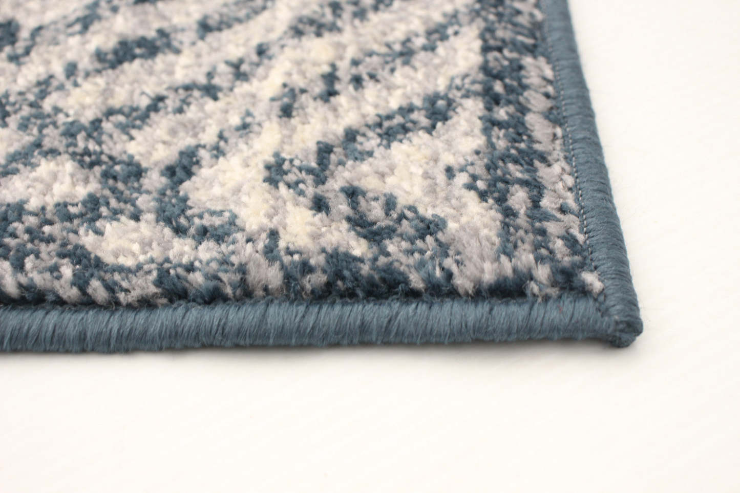 Tapis Electra Prol-Silver - 7'10 x 10'2|Carpette Electra couleur pétrole-argent - 7 pi 10 pox 10 pi 2 po| D2D1H8Q8