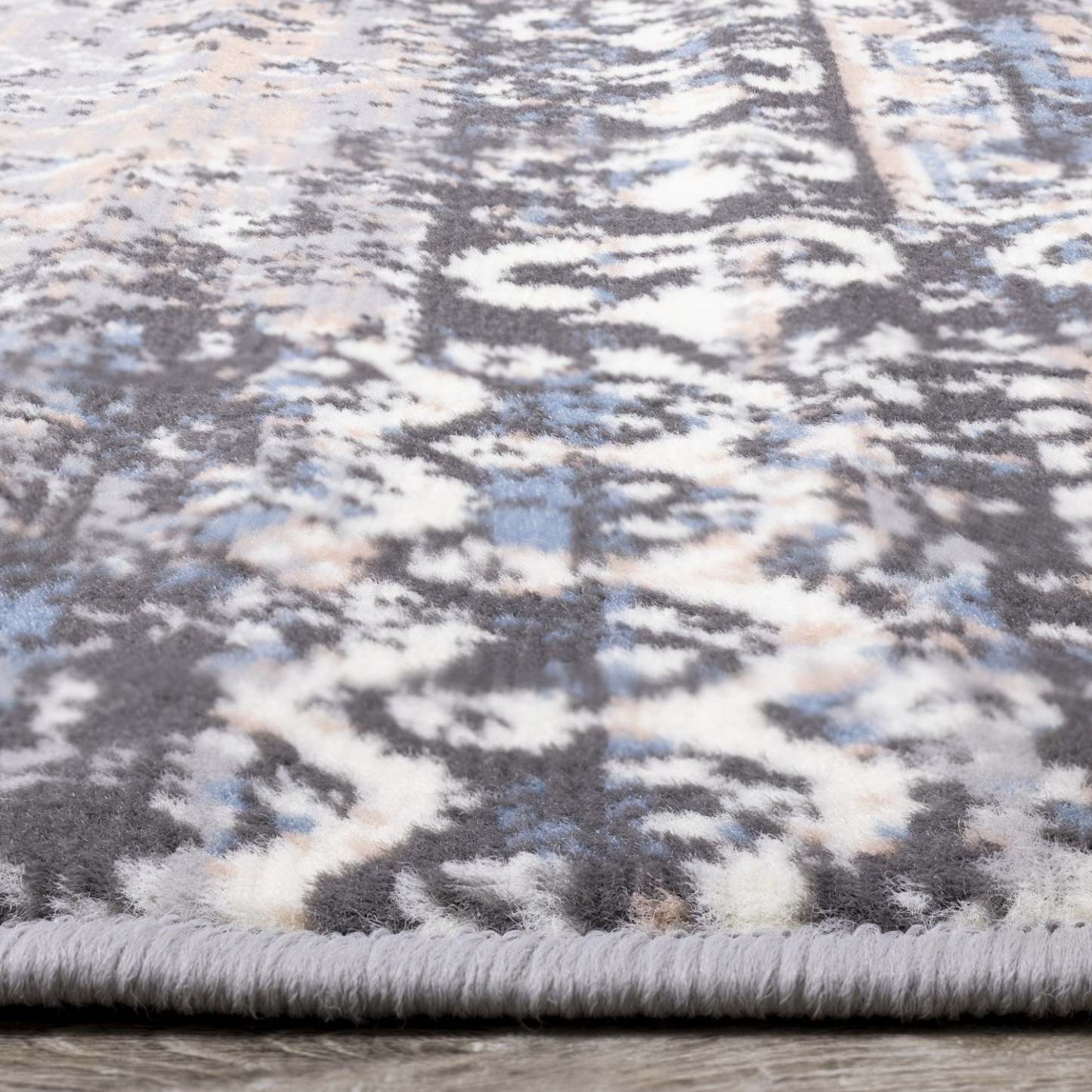 Florence Patchwork Indoor Area Rug - 4'7 x 6'7|Tapis d'intérieur Florence à motif patchwork - 4 pi 7 po x 6 pi 7 po