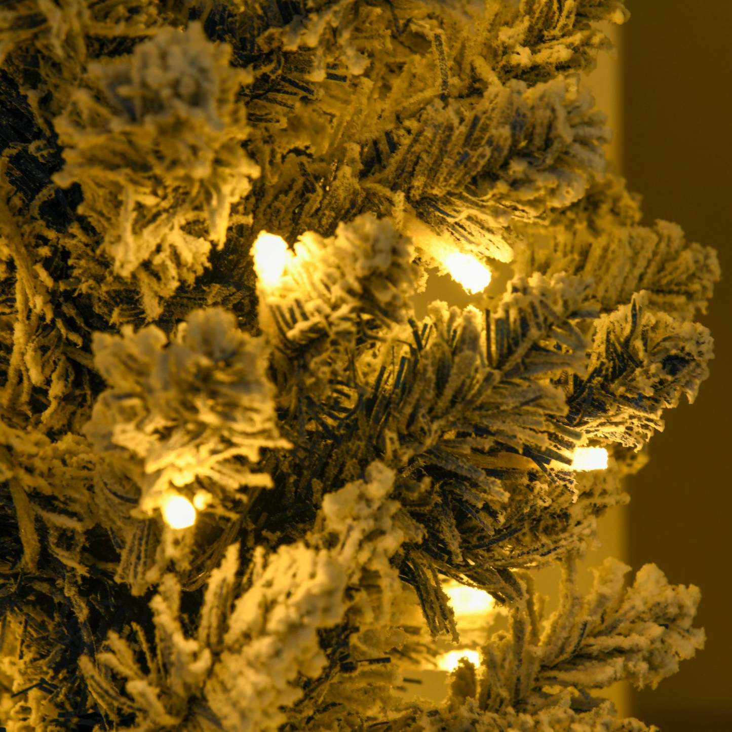 Homcom Arbre de Noël artificiel floqué mince de 6 pi avec lumière, bleu | Homcom Arbre de Noël Artificiel Pré-éclairé de 6 Pi, Pointes Enneigées