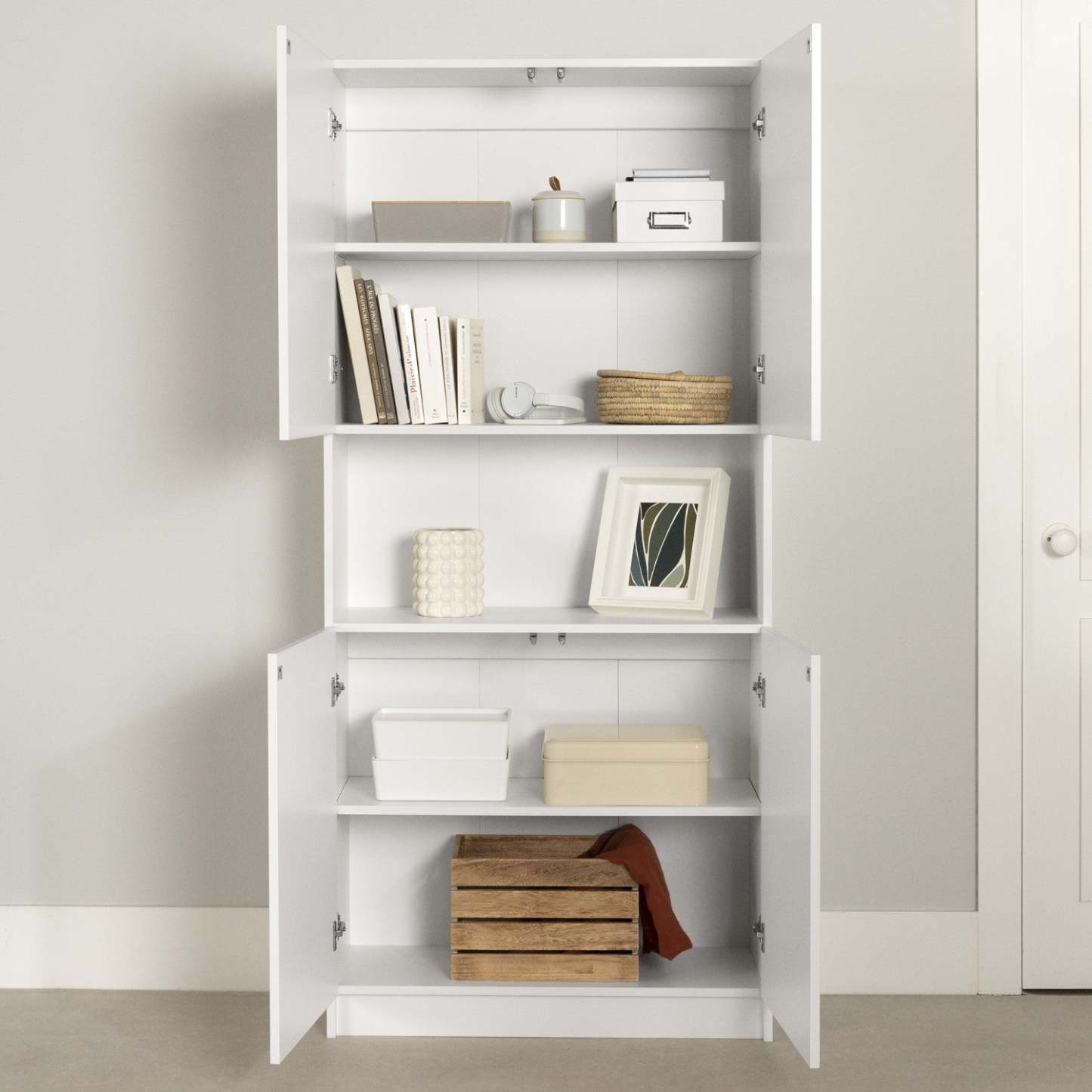 Liora 4-door Bookcase With Open Storage - Pure White | Liora Bibliotheque 4 Portes Et Rangement Ouvert - Blanc Solide