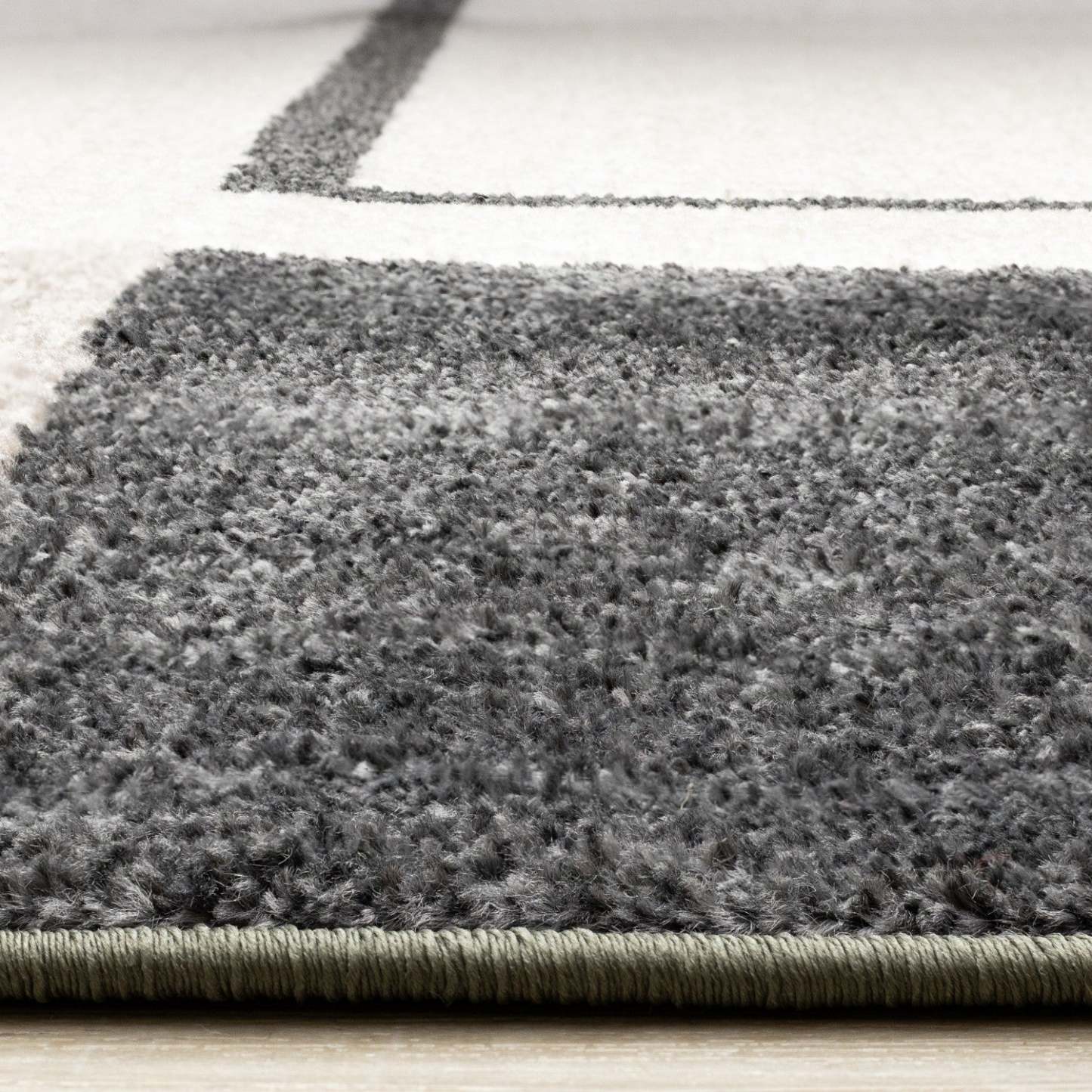 Tapis moderne Marley géométrique vert gris blanc - 7'10 x 10'6|Carpette moderne Marley verte, grise et blanche à motif géométrique - 7 pi 10 po x 10 pi 6 po