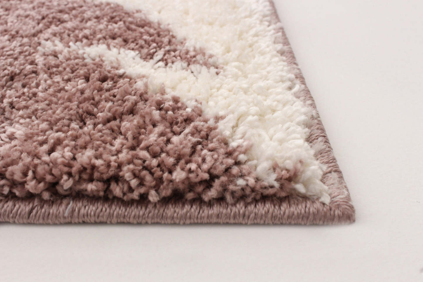 Luci Pink Shag 7'10 x 10'0 Area Rug|Carpette à poil long Luci rose 7 pi 10 po x 10 pi 0 po|D86FWJHH