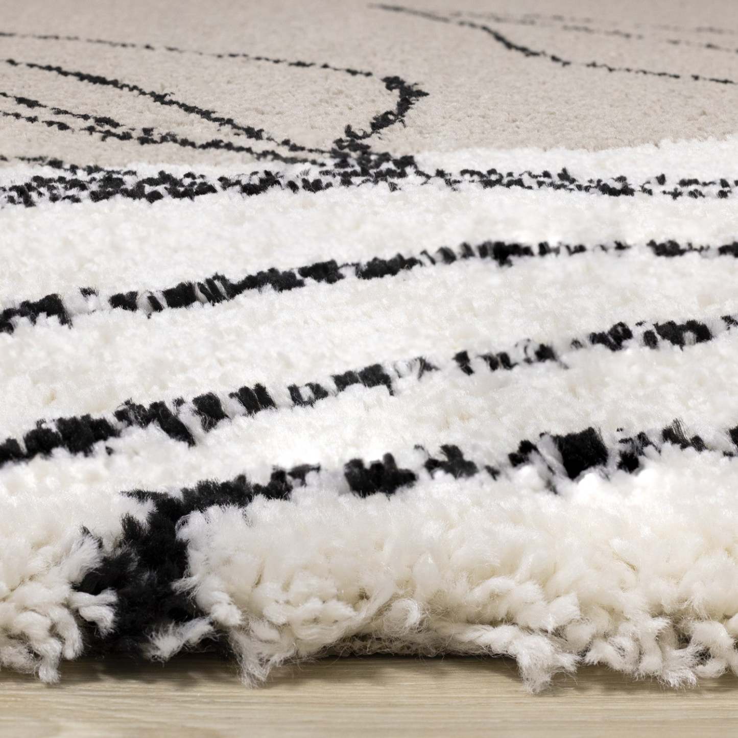 Miley Flower Moon Plush Area Rug - 7'10 x 10'10|Carpette moelleuse Miley avec fleurs et lune - 7 pi 10 po x 10 pi 10 po