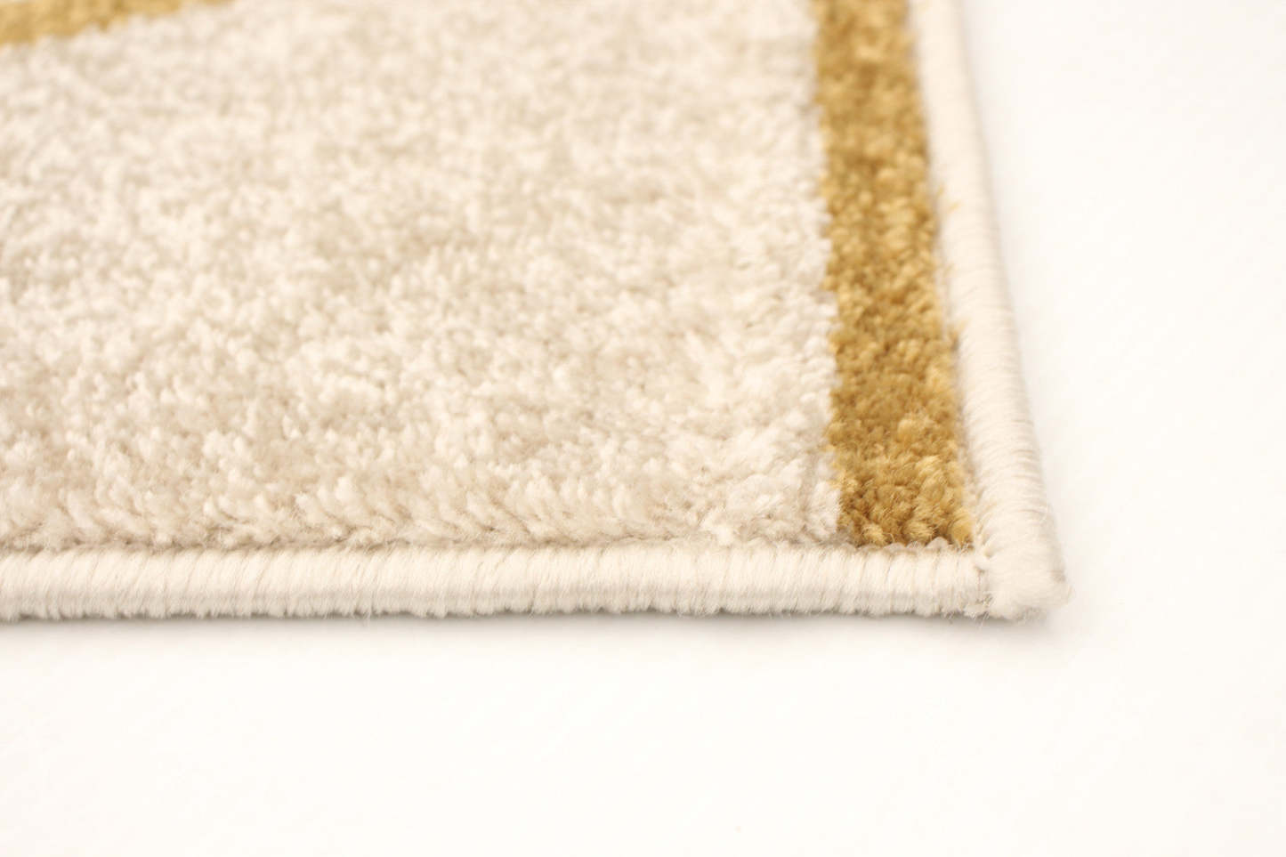 Anandi Ivory-Gold Area Rug - 3'11 x 5'7|Carpette Anandi ivoire-or - 3 pi 11 po x 5 pi 7 po| D29NNG1B