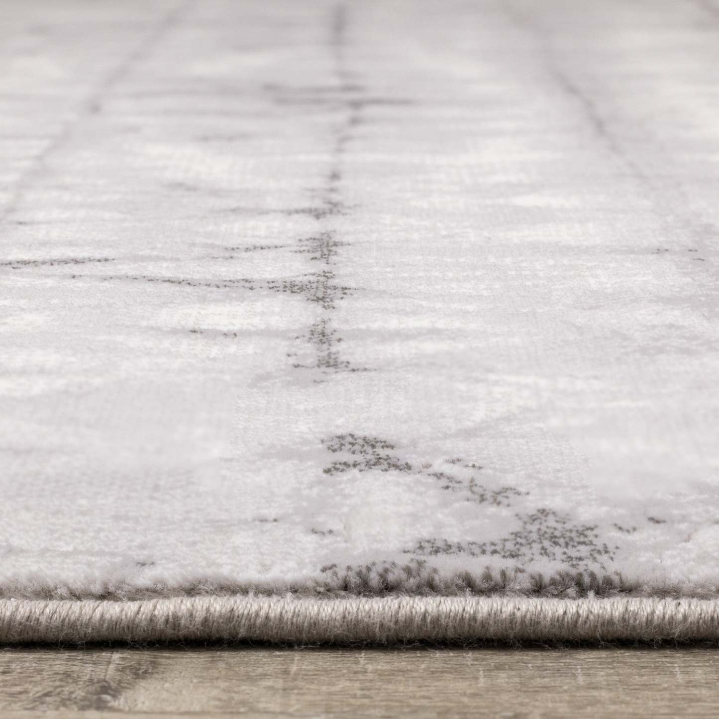 Isabelle Soft Tie Dye Area Rug - 7'10 x 10'10|Carpette douce Isabelle à teinture sur nœuds - 7 pi 10 po x 10 pi 10 po