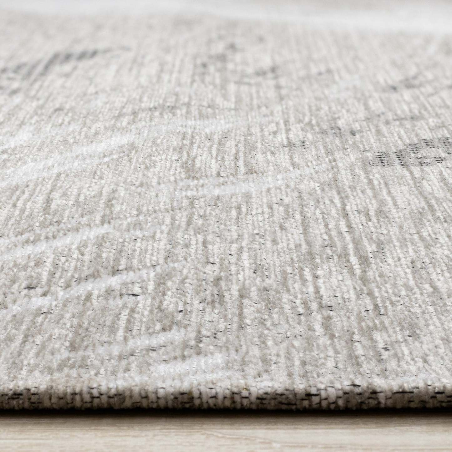 Kylie Soft Cream Taupe Brush Strokes Area Rug - 7'10 x 10'10|Carpette douce Kylie crème et taupe à motif de coups de pinceau - 7 pi 10 po x 10 pi 10 po