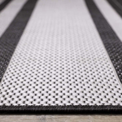 Tapis intérieur/extérieur rayé Jackson - 7'10 x 10'6|Carpette Jackson à rayures pour l'intérieur et l'extérieur - 7 pi 10 po x 10 pi 6 po
