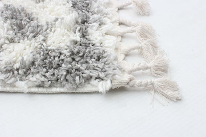 Helma Urban Cream, Light Grey Shag 5'3 X 7'3 Area Rug|Carpette à poil long Helma Urban crème gris clair 5 pi 3 po x 7 pi 3 po|D86FH971