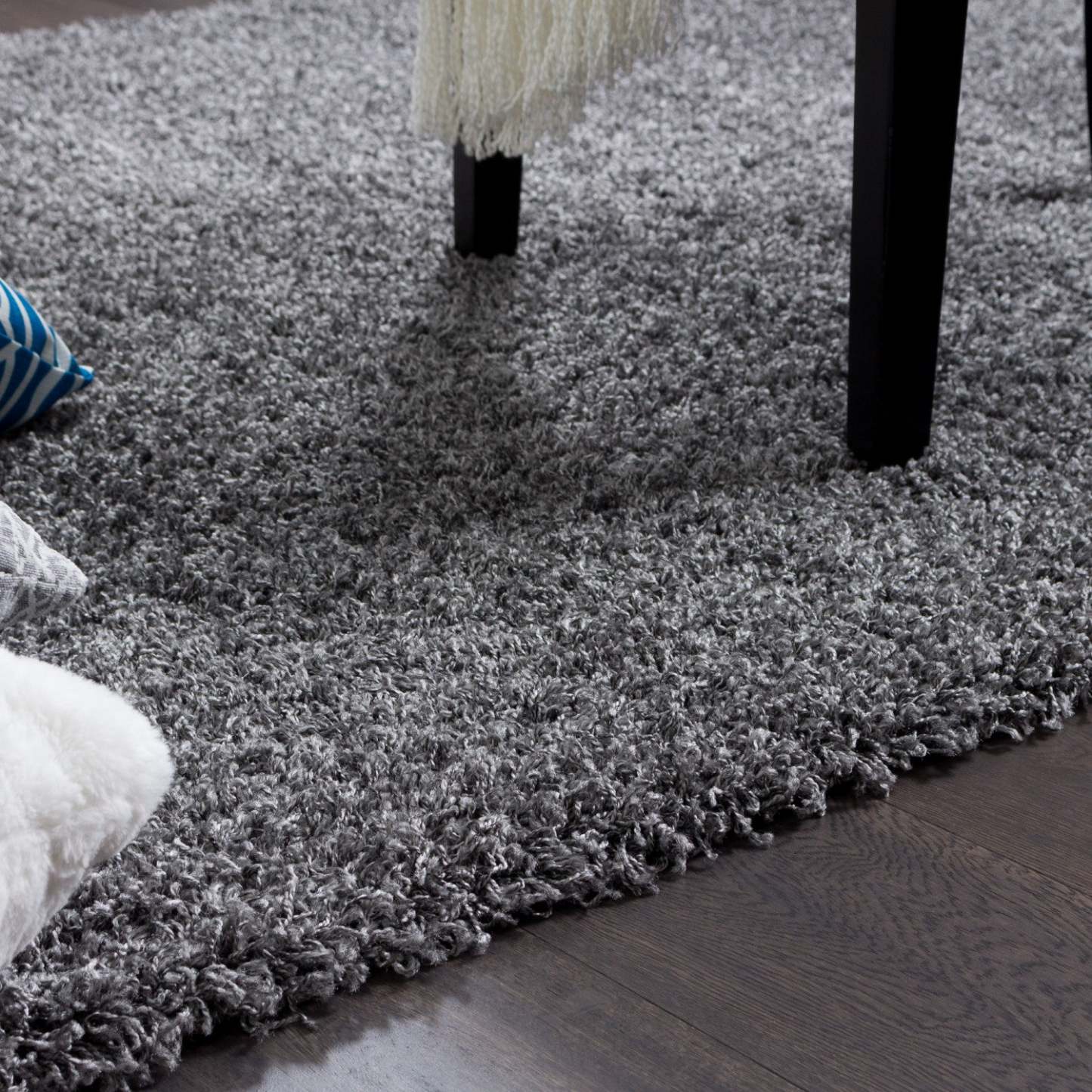 Victoria Grey Shag 3 x 5 Area Rug|Carpette à poils longs Victoria grise 3 x 5|D80GCCAQ