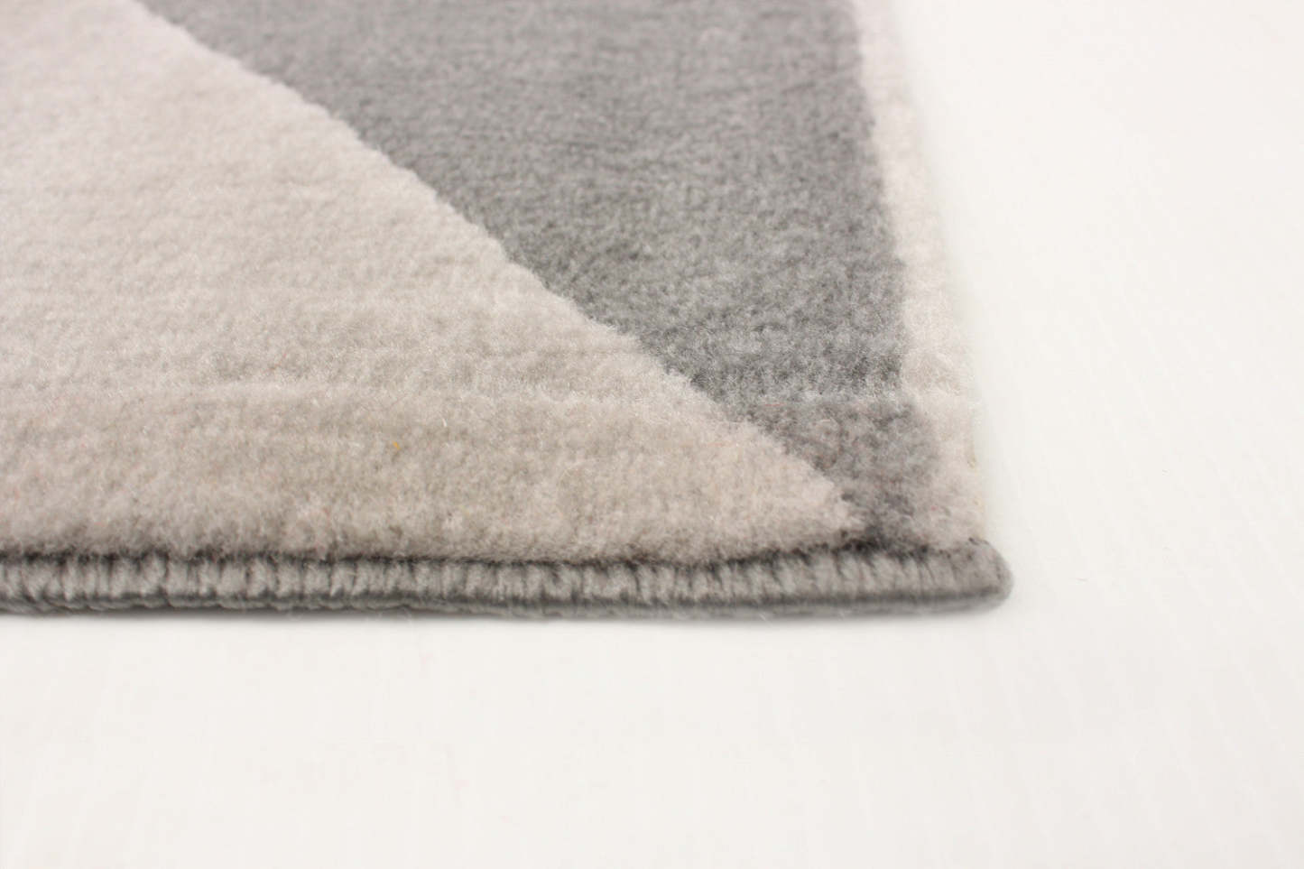 Nuria grise 3 pi 11 po x 5 pi 7 po|Carpette Nuria Grey 3'11 x 5'7|D86FIBBI