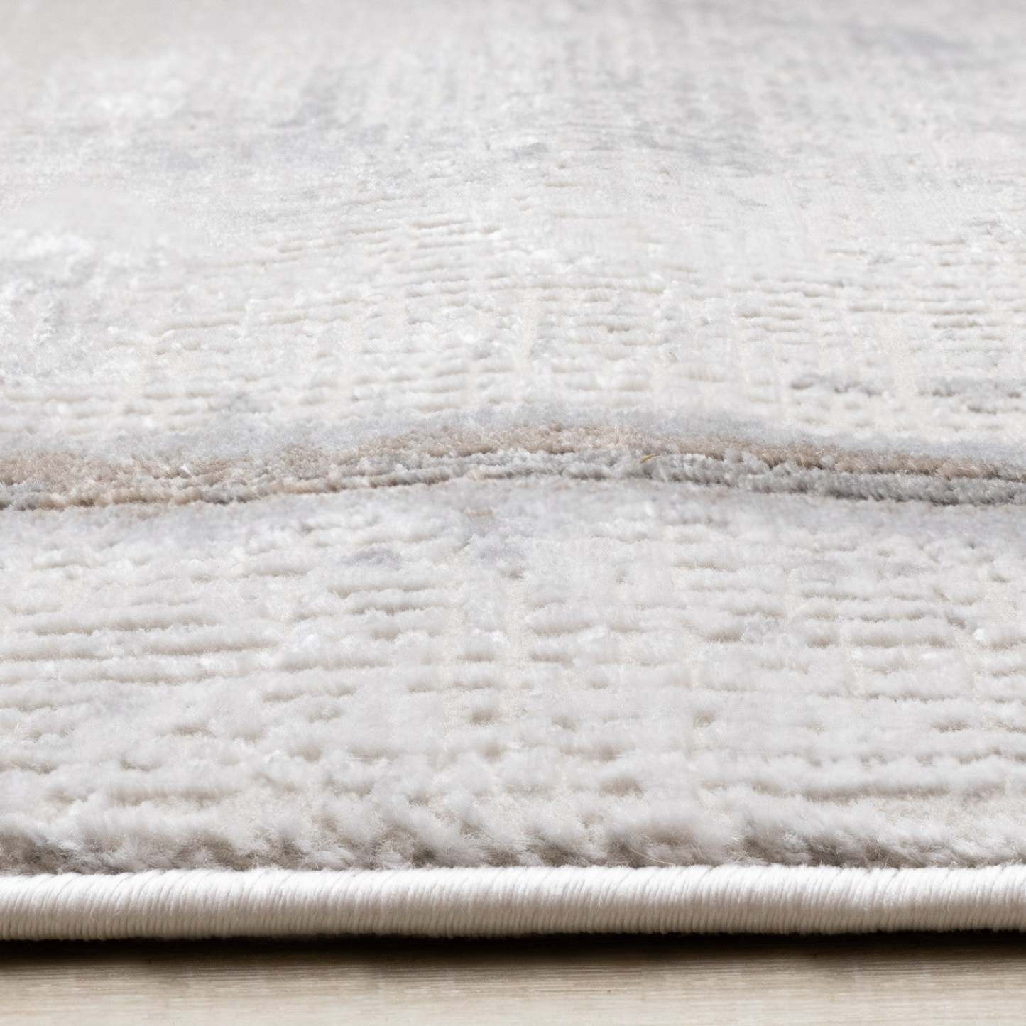 London Distressed Border Area Rug - 7'10 x 10'6|Carpette London à bordure vieillie - 7 pi 10 po x 10 pi 6 po