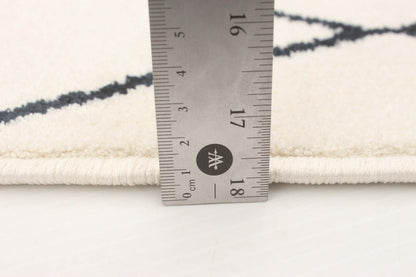 Tapis August Blanc-Marine 5'3 x 7'3|Carpette August blanchebleu marine 5 pi 3 po x 7 pi 3 po|D86F3MPZ