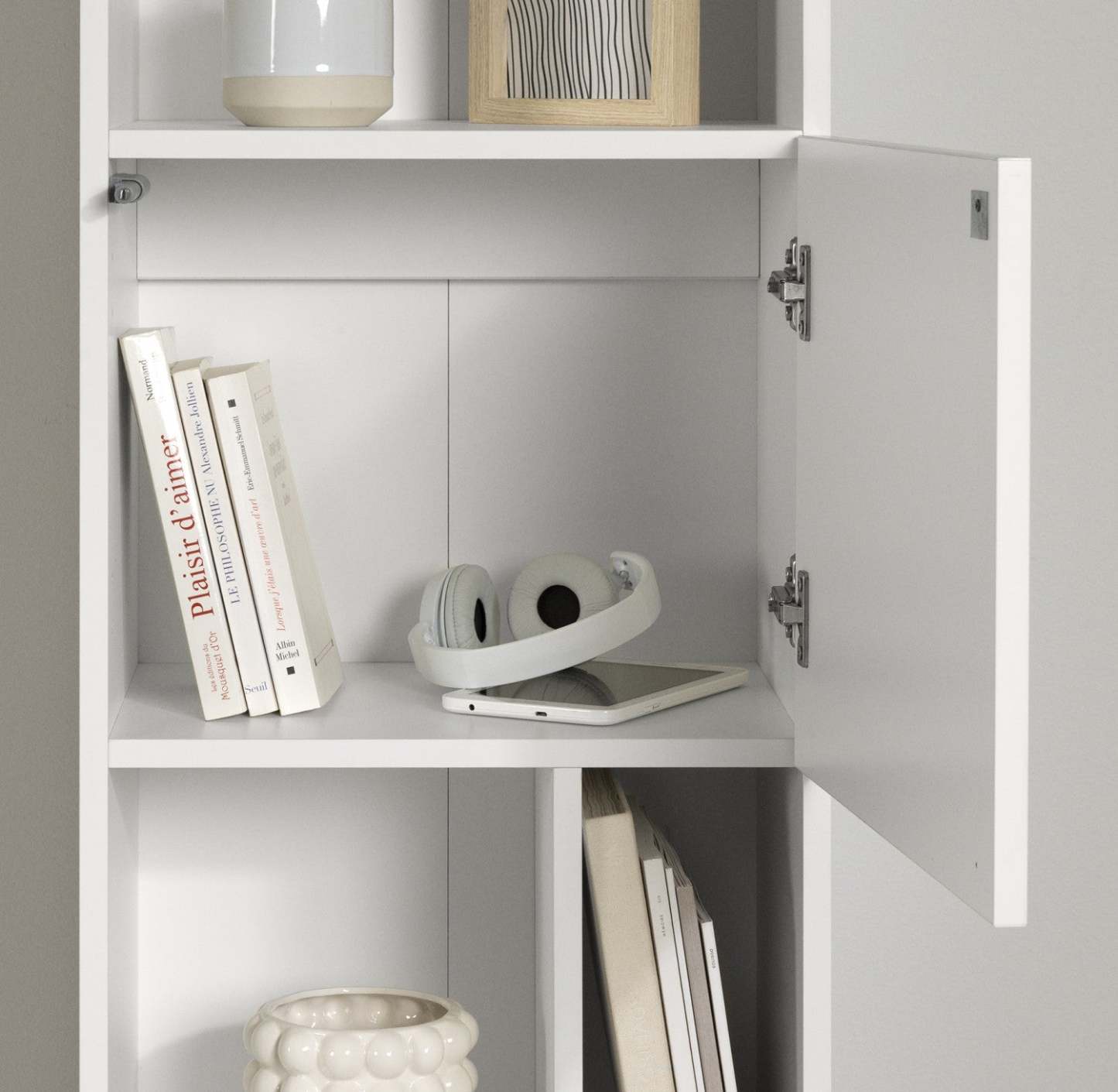 Liora Bibliothèque Étroite 5 Tablettes - Blanc Pur | Liora 5-shelf Narrow Bookcase - Pure White