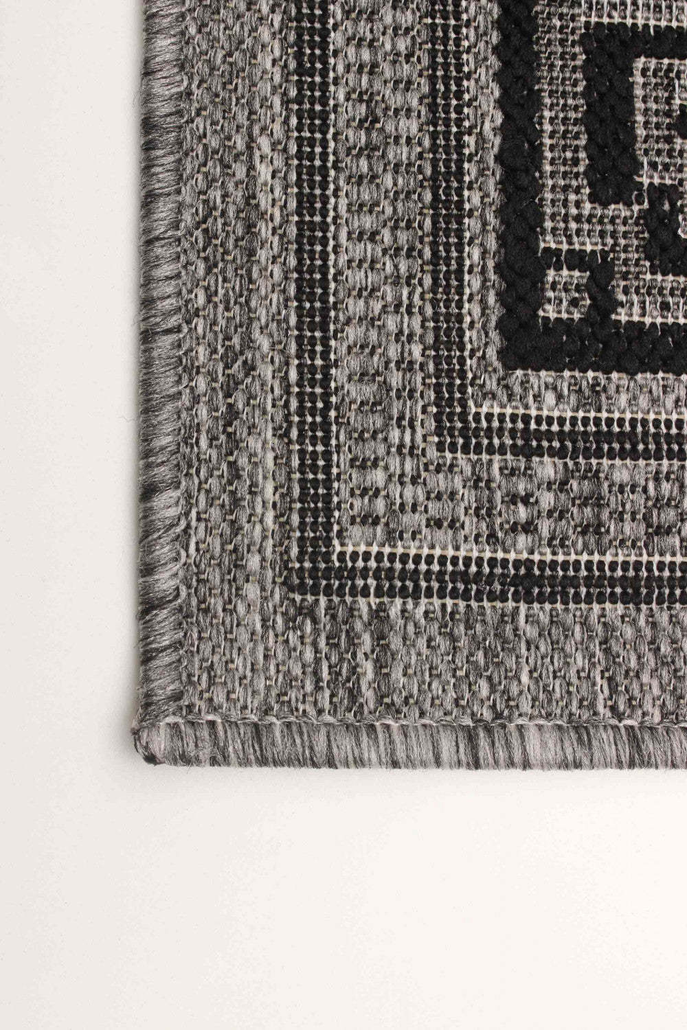 Tapis Versach grise - 5 pi 0 po x 8 pi 0 po