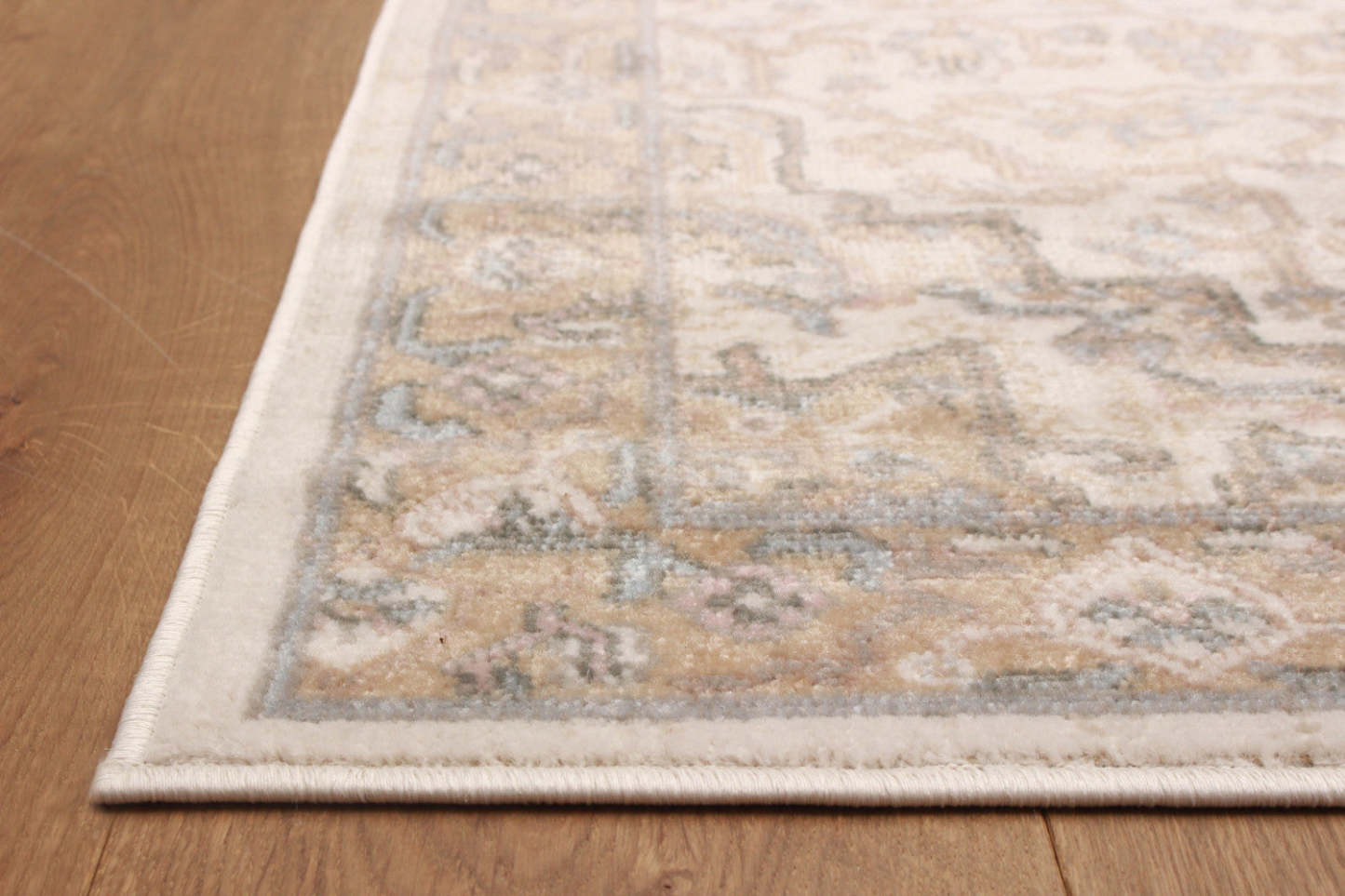 Stassie Ivory Runner Area Rug - 2'8 X 8'2  | Tapis de couloir Stassie ivoire - 2 pi 8 po x 8 pi 2 po