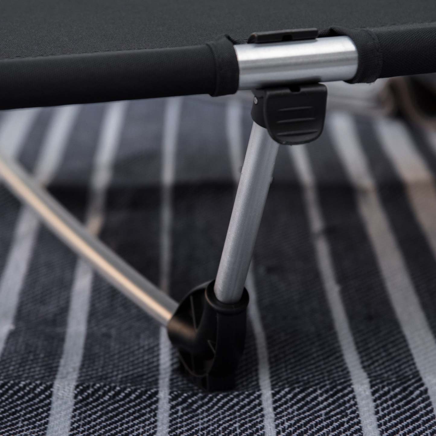 Lit de camping léger Outsunny, lit pliant en aluminium avec sac de transport