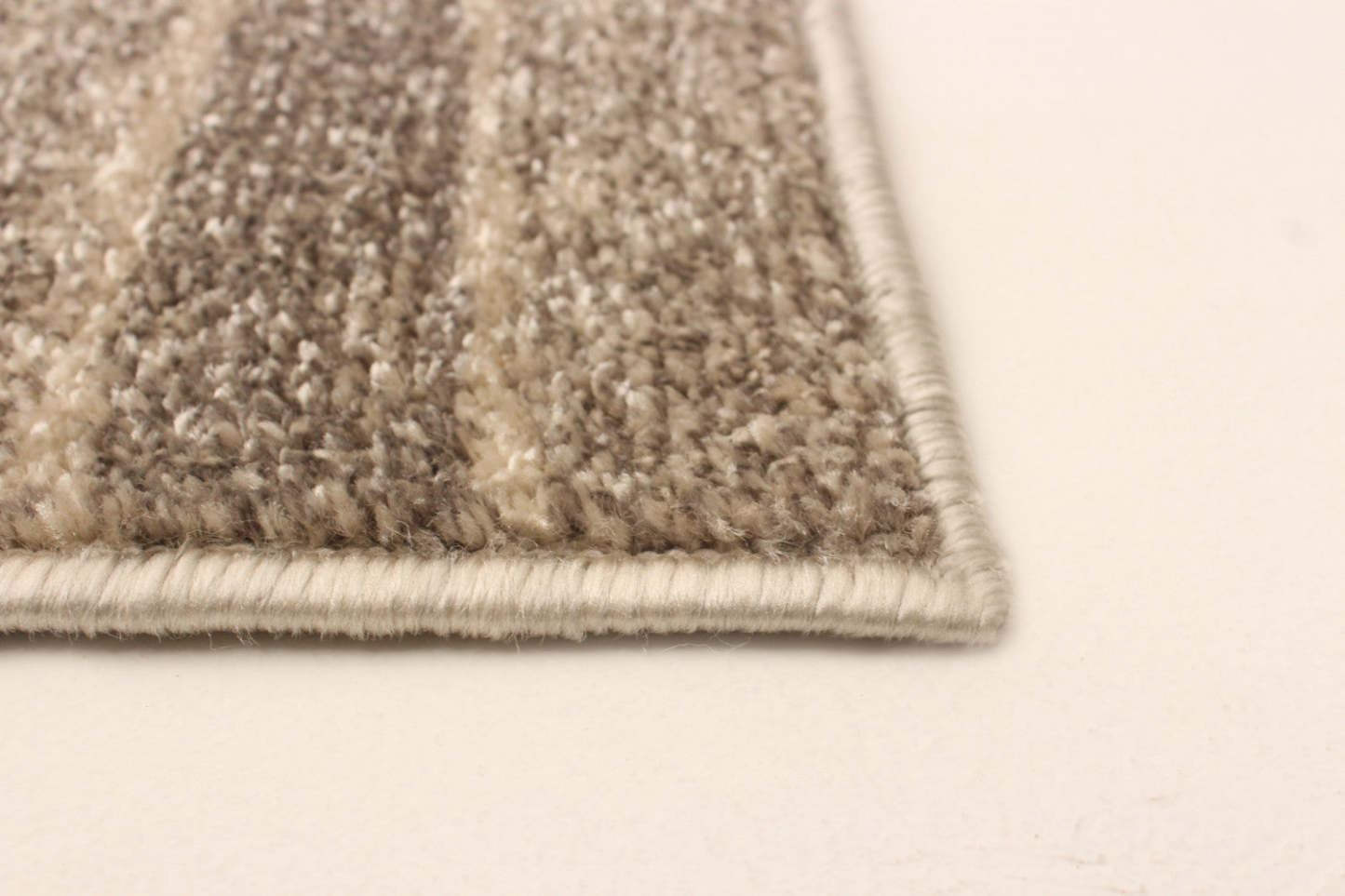 Arusha ivoire / gris 6'7 x 9'6 tapis de zone|Carpette Arusha ivoiregris 6 pi 7 po x 9 pi 6 po|D26YBNT0