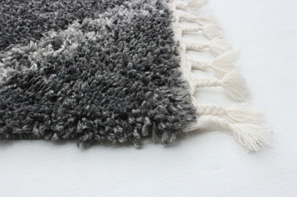 Helma Stark Dark Grey Shag 8'0 X 10'0 Area Rug|Carpette à poil long Helma Stark gris foncé 8 pi 0 po x 10 pi 0 po|D86F8T2P