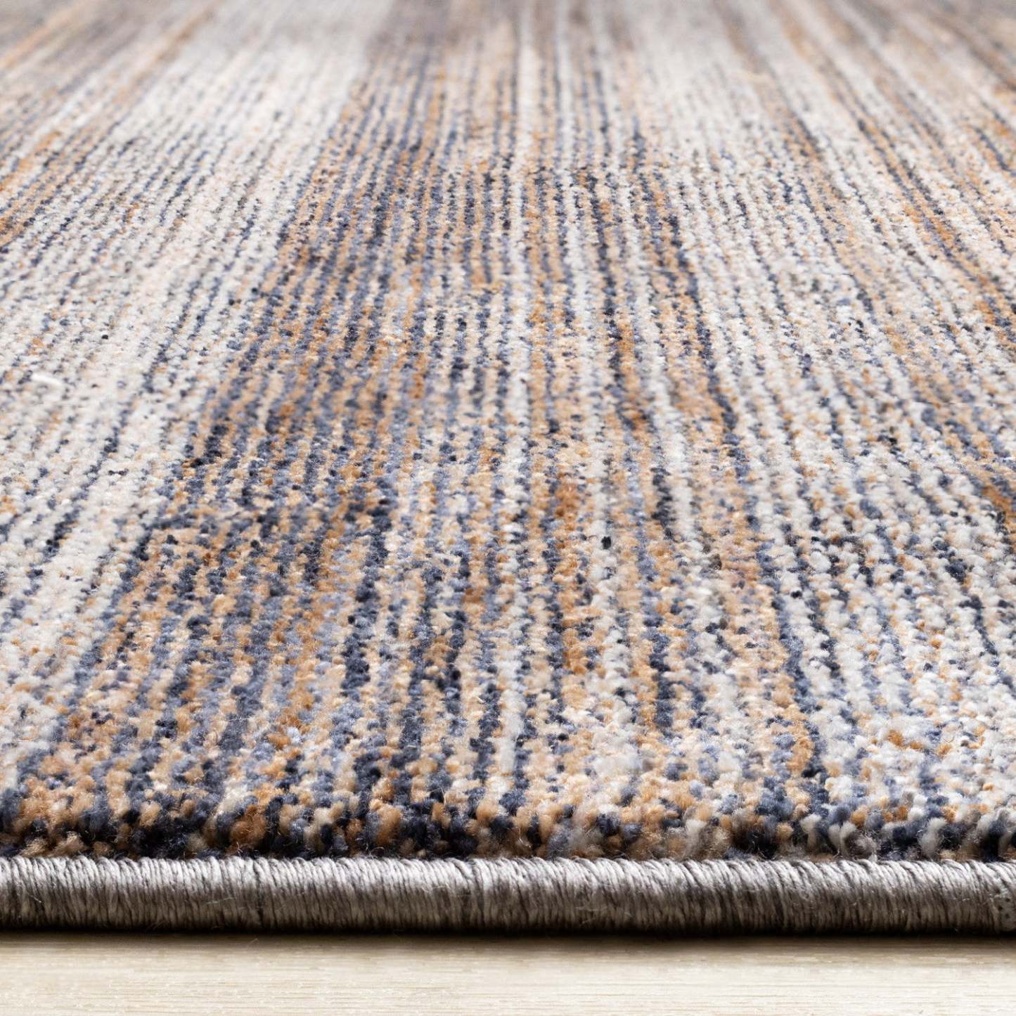 Tapis Olivia Distressed Géométrique Rouge Blanc Gris - 7'10 x 10'2|Carpette Olivia rouge, blanche et grise à motif géométrique vieilli - 7 pi 10 po x 10 pi 2 po