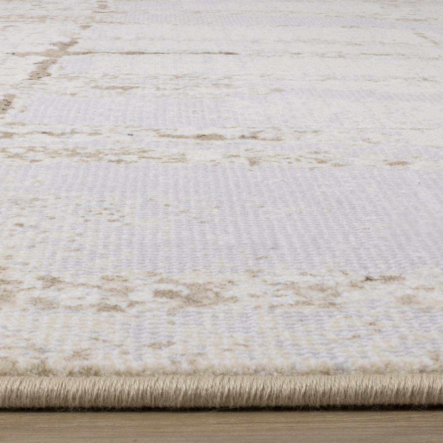 Tapis Isabelle crème vieilli - 5'3 x 7'7|Carpette Isabelle crème à aspect vieilli - 5 pi 3 po x 7 pi 7 po