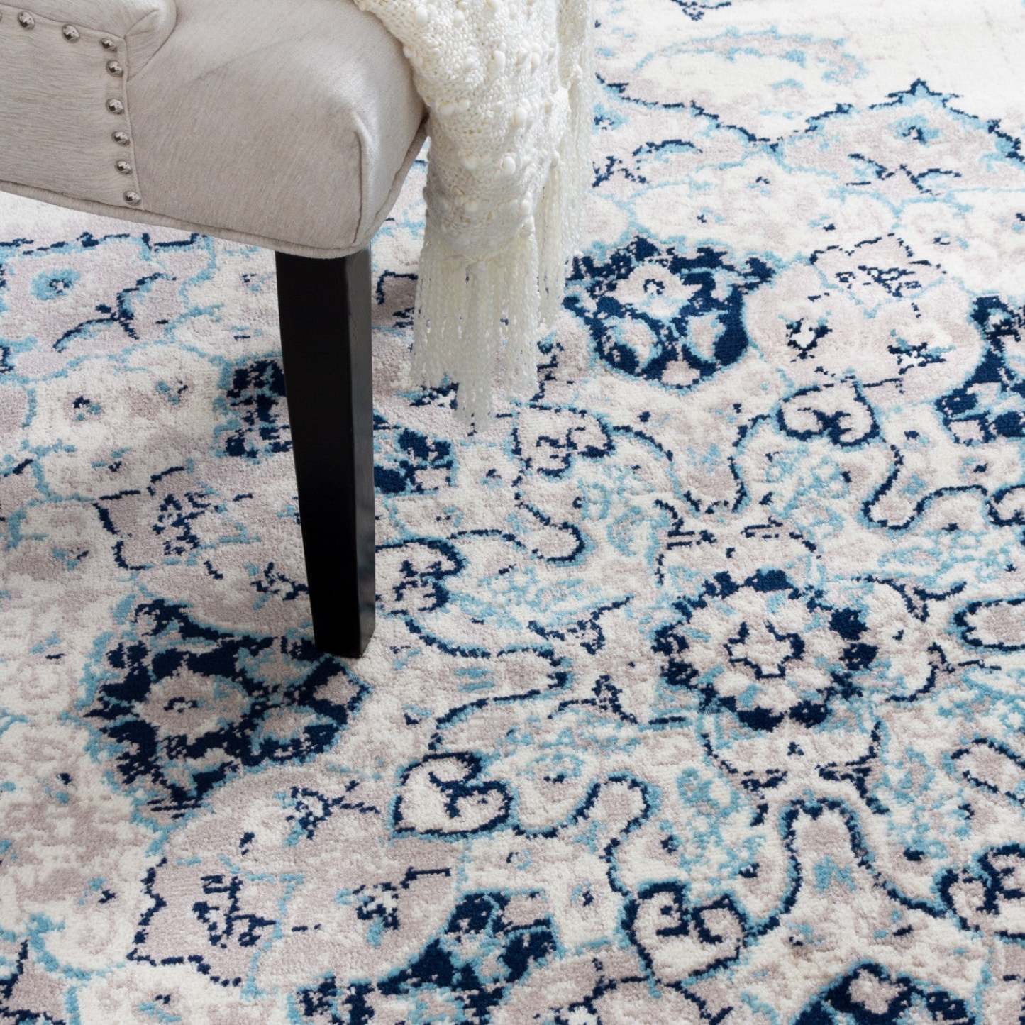 Sav Vin Nw 4x6 Area Rug|Carpette Sav Vintage bleu marine et blanche 4 x 6|D80G00OV