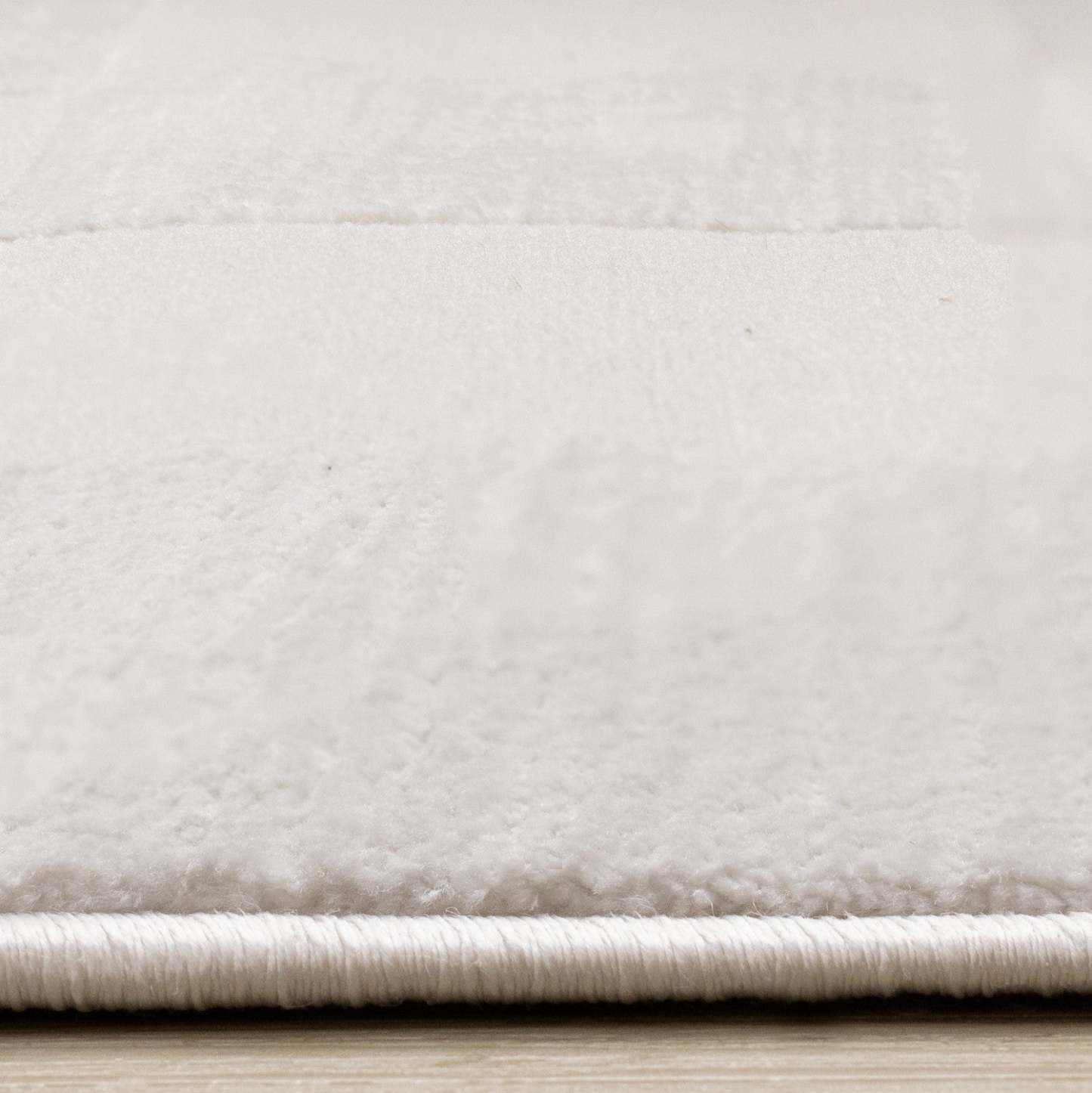 Tapis Leonardo blanche et grise à motif de carreaux - 5 pi 3 po x 7 pi 7 po