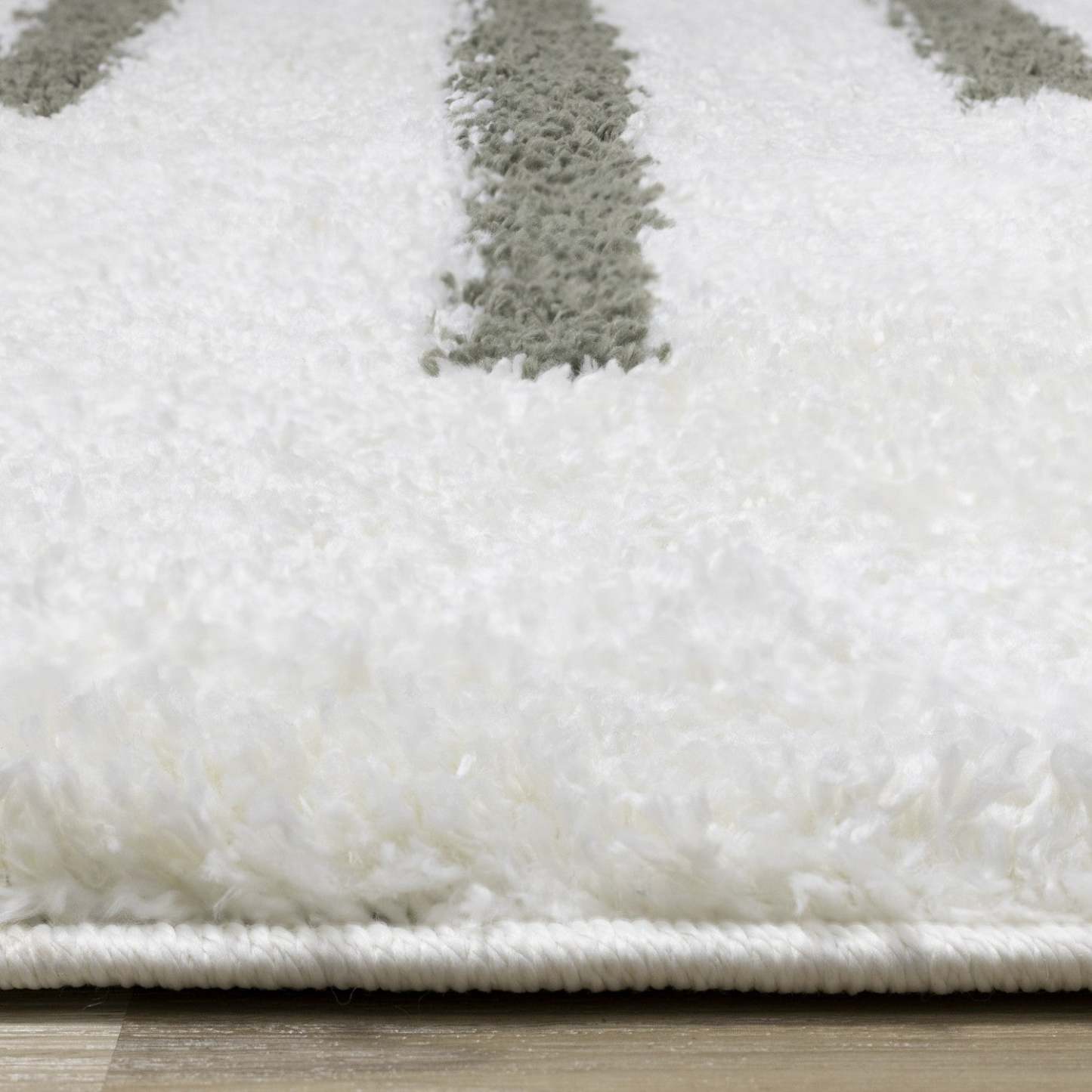 Tapis doux Taylor Lines - 6'7 x 9'6|Carpette douce Taylor à motif de lignes - 6 pi 7 po x 9 pi 6 po