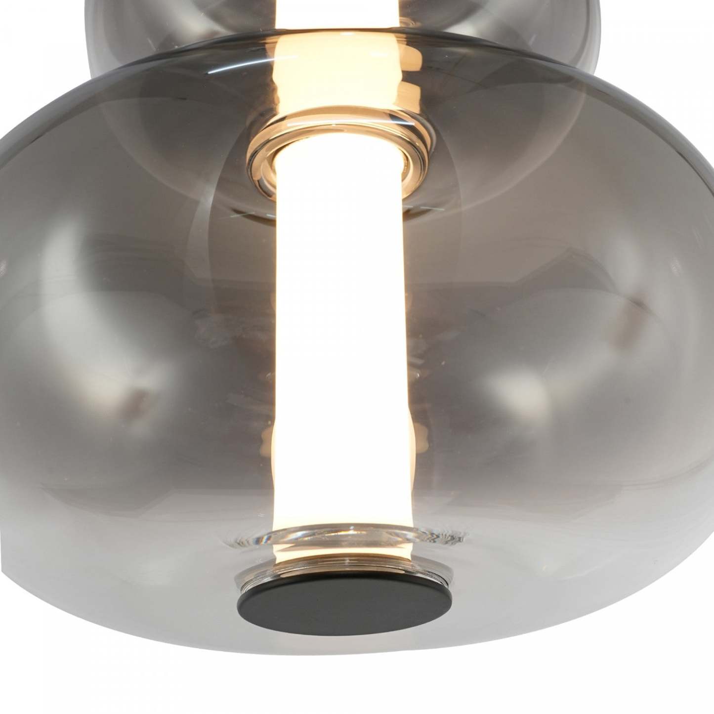 Suspension LED intégrée Astra, noire avec lampe en verrerie ombrée de fumée | Suspension A Del Integrees Astra, Noir Avec Verre Ombre Fume
